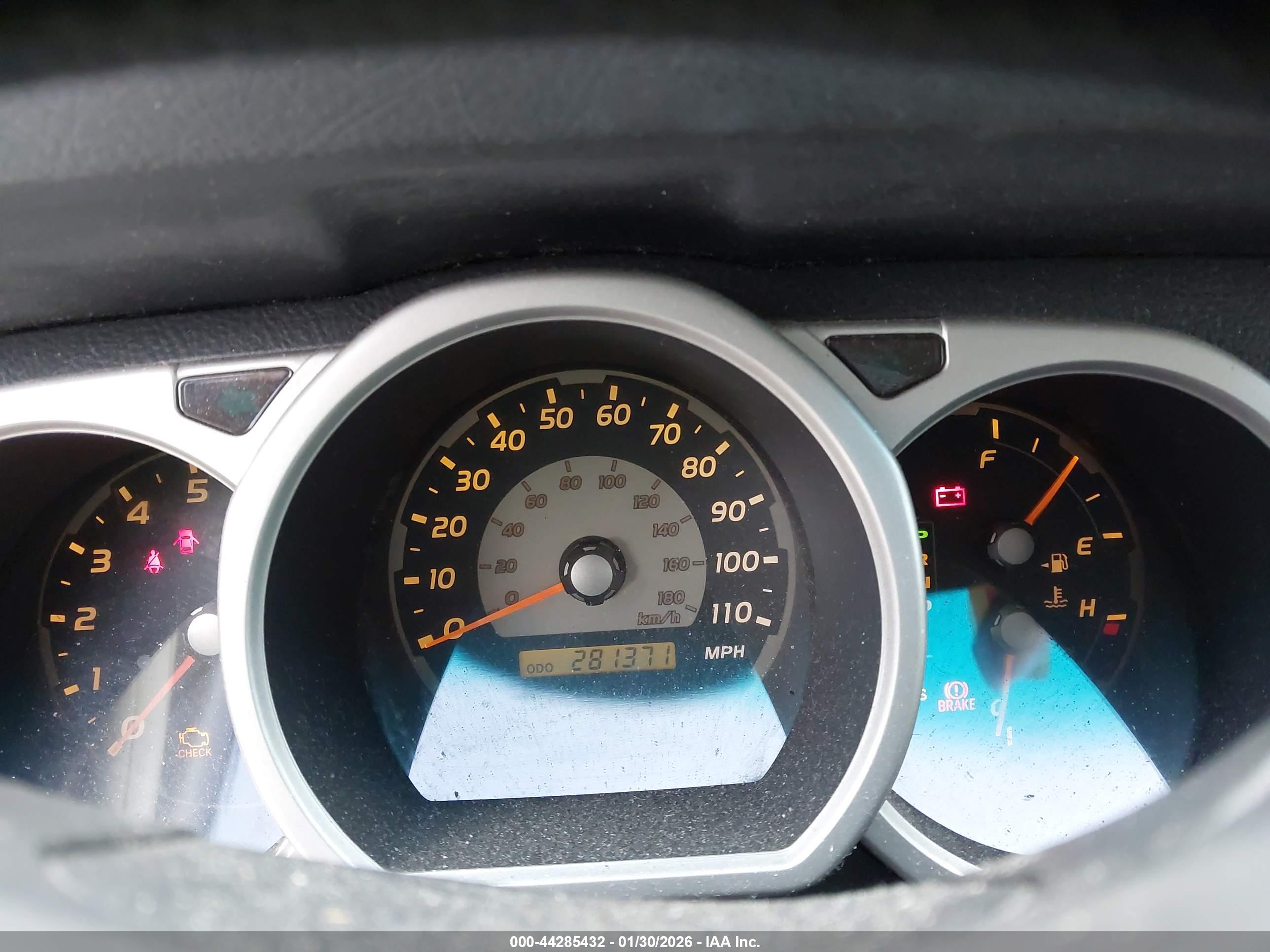 TOYOTA 4RUNNER image 7