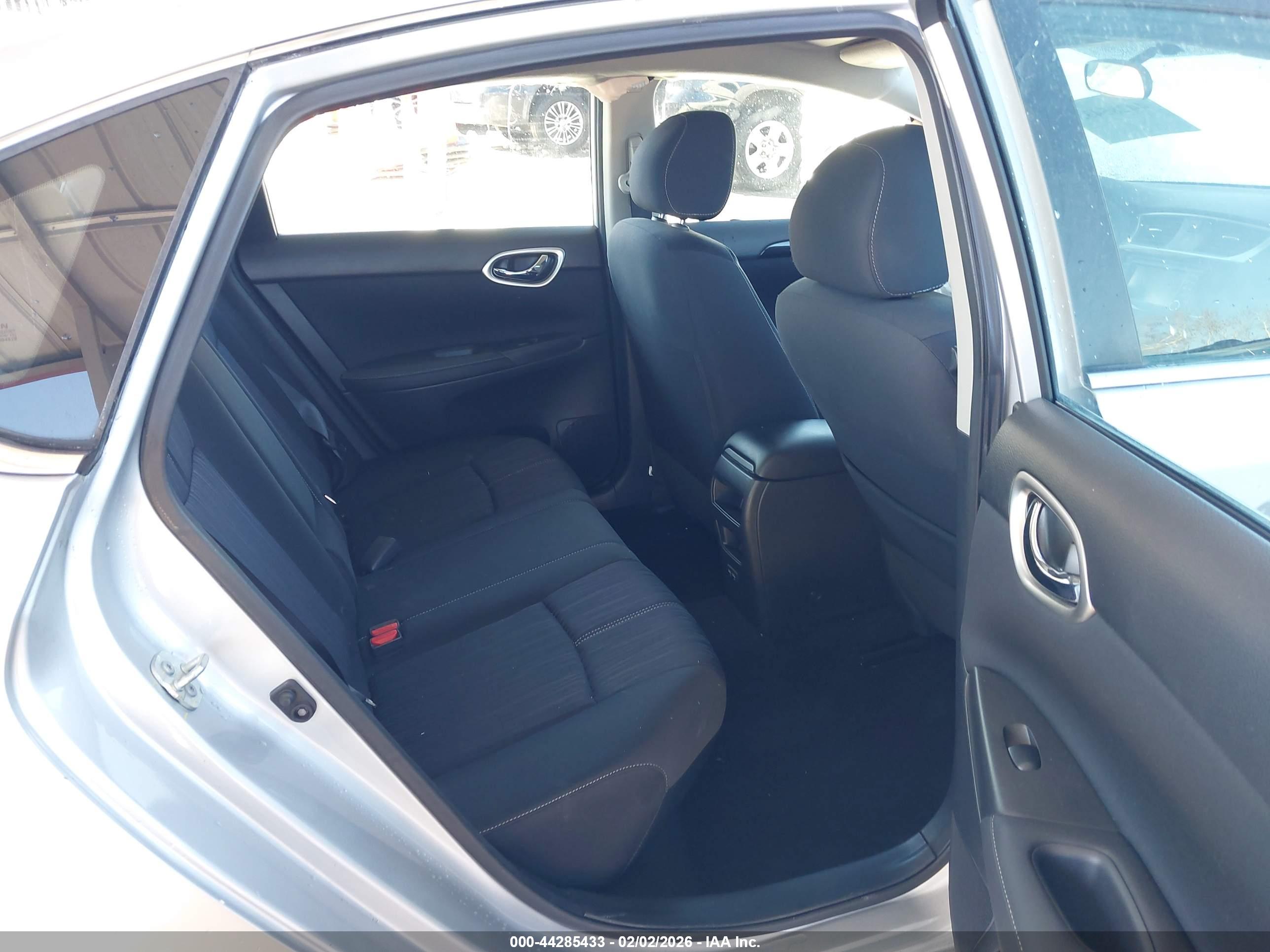 NISSAN SENTRA image 8