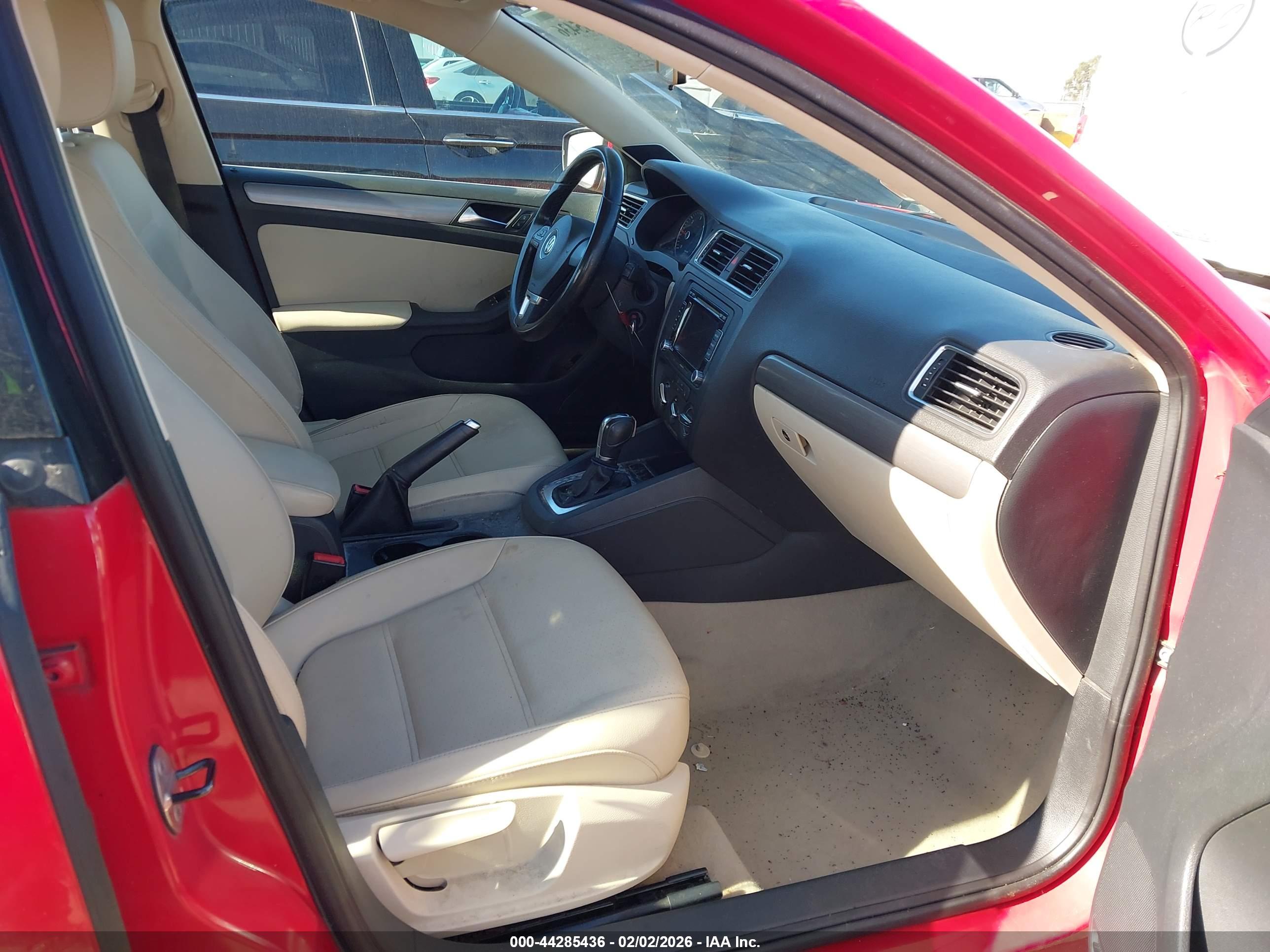 VOLKSWAGEN JETTA image 5