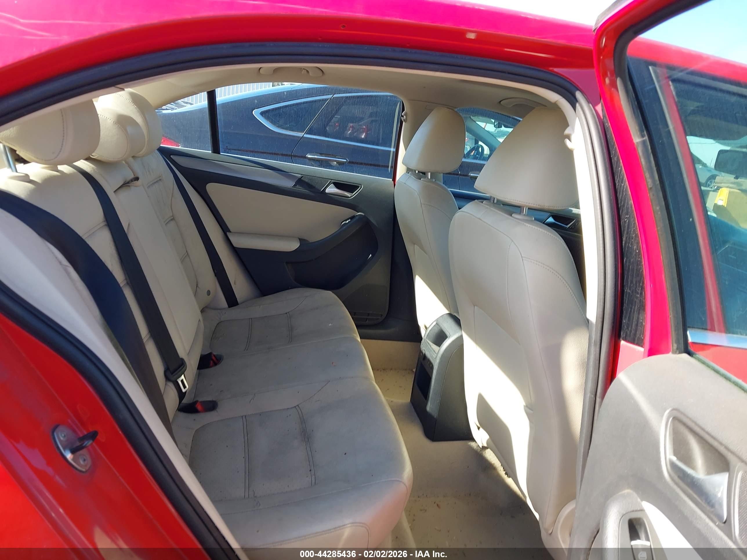 VOLKSWAGEN JETTA image 8
