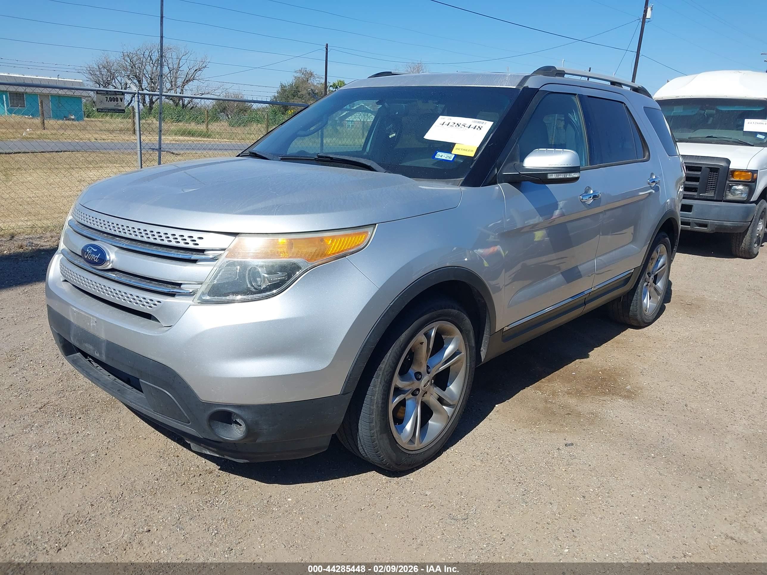 FORD EXPLORER image 2