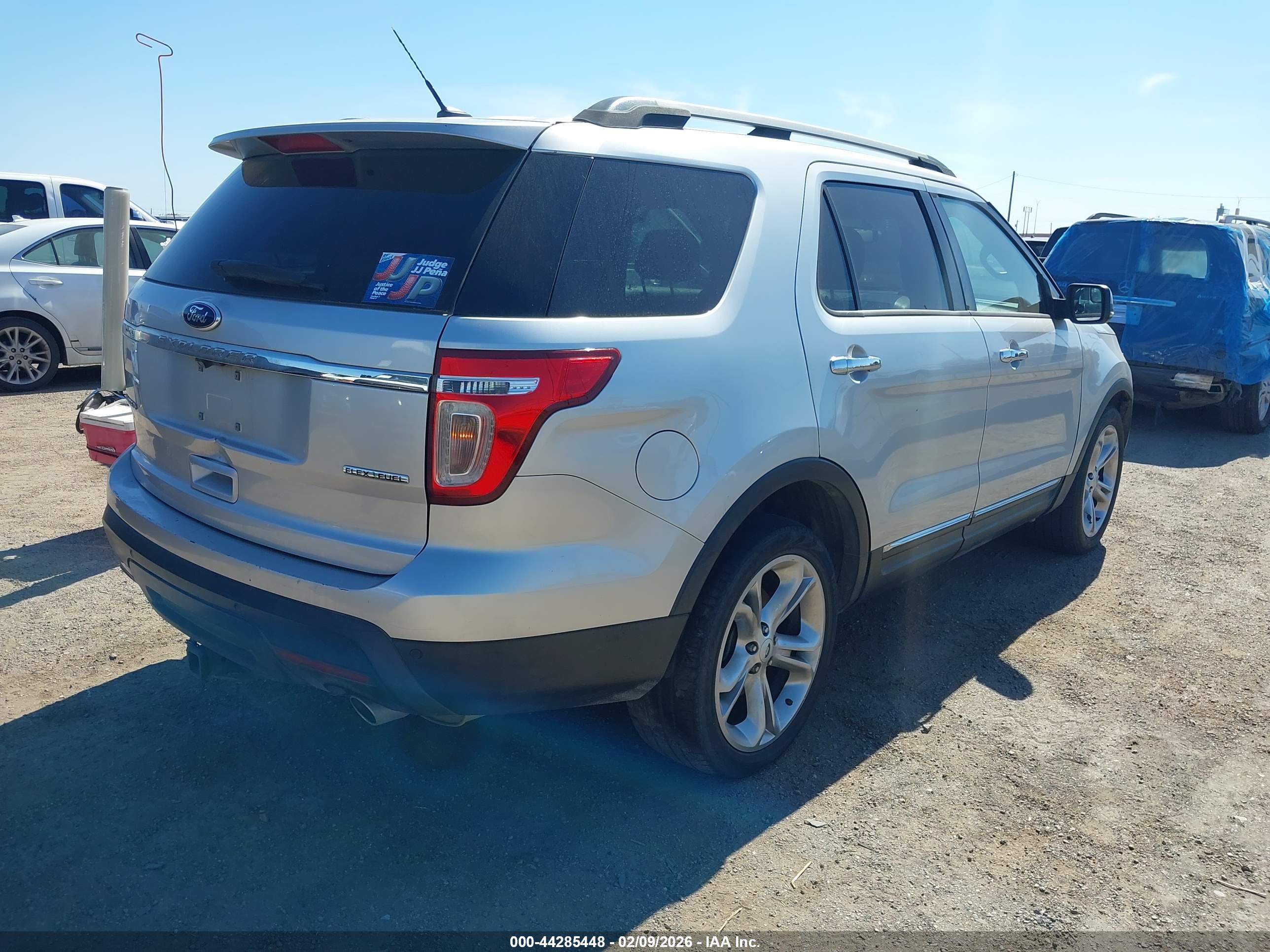 FORD EXPLORER image 4