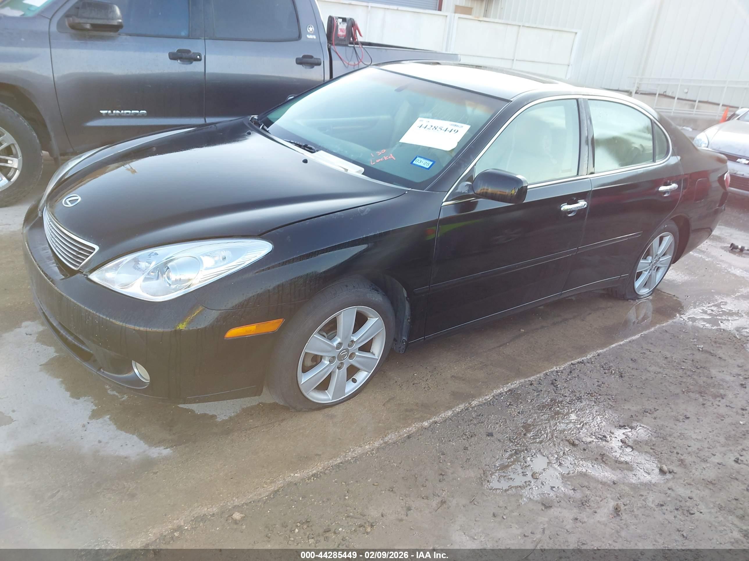 LEXUS ES image 2
