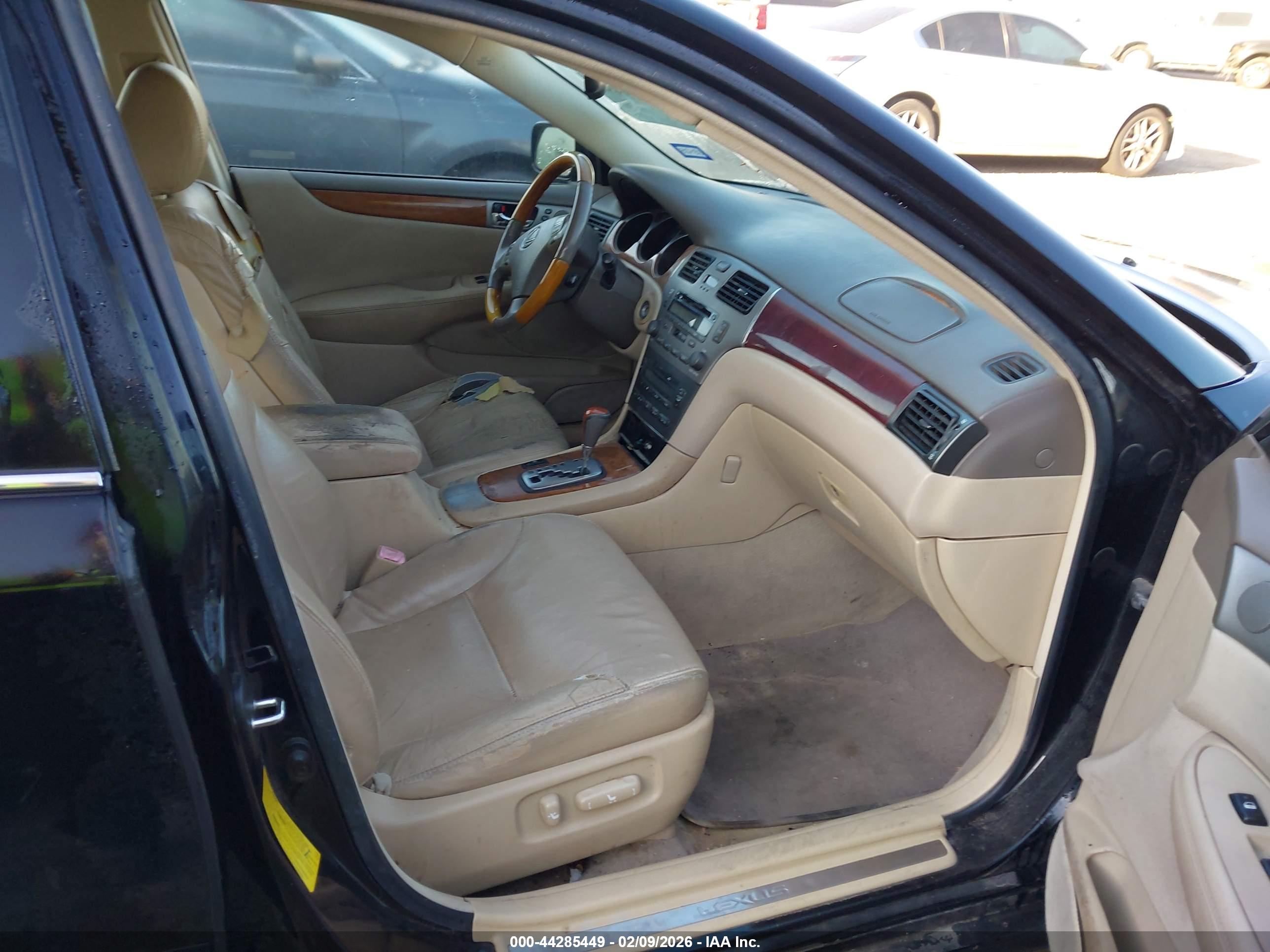 LEXUS ES image 5