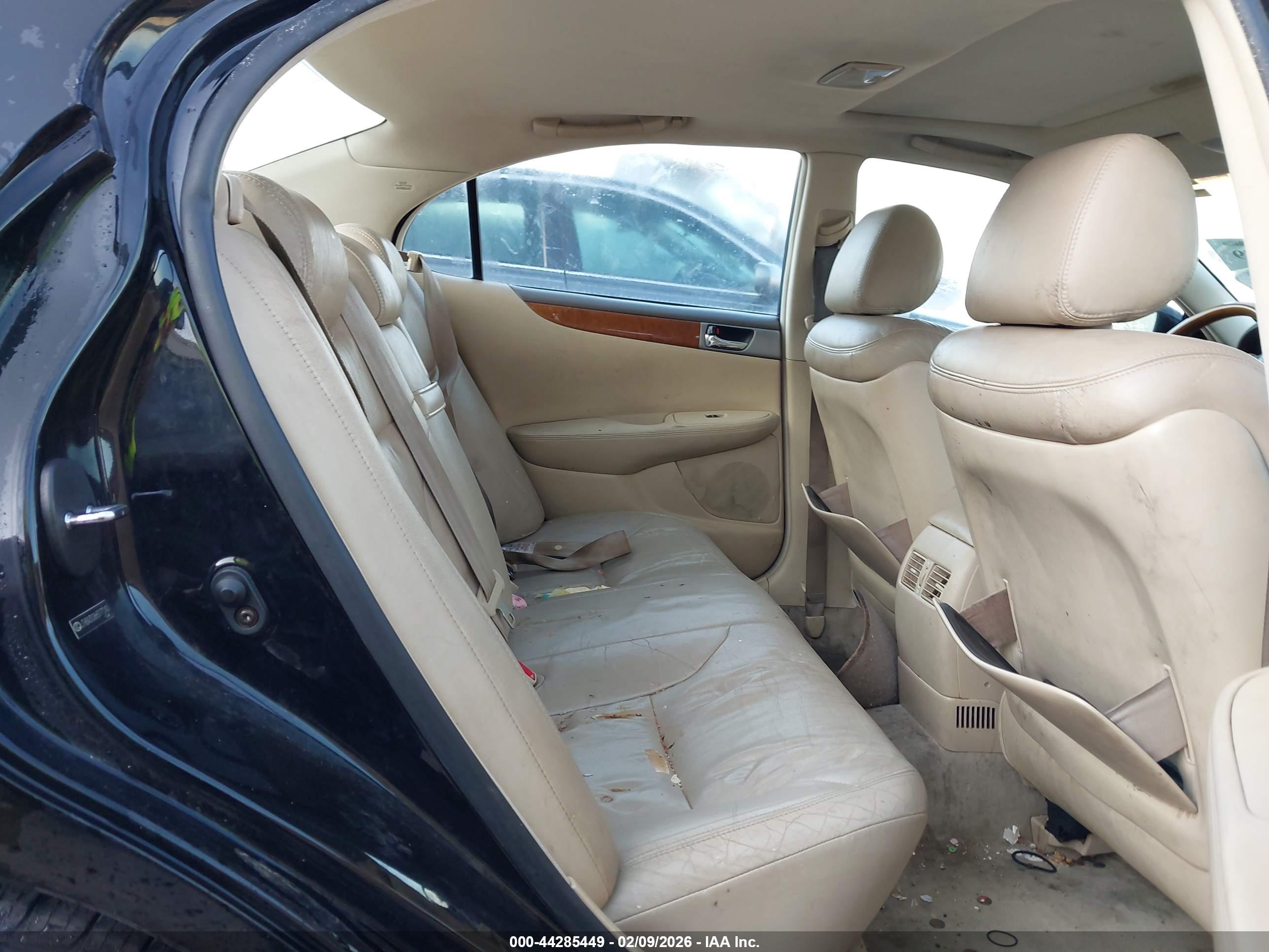LEXUS ES image 8