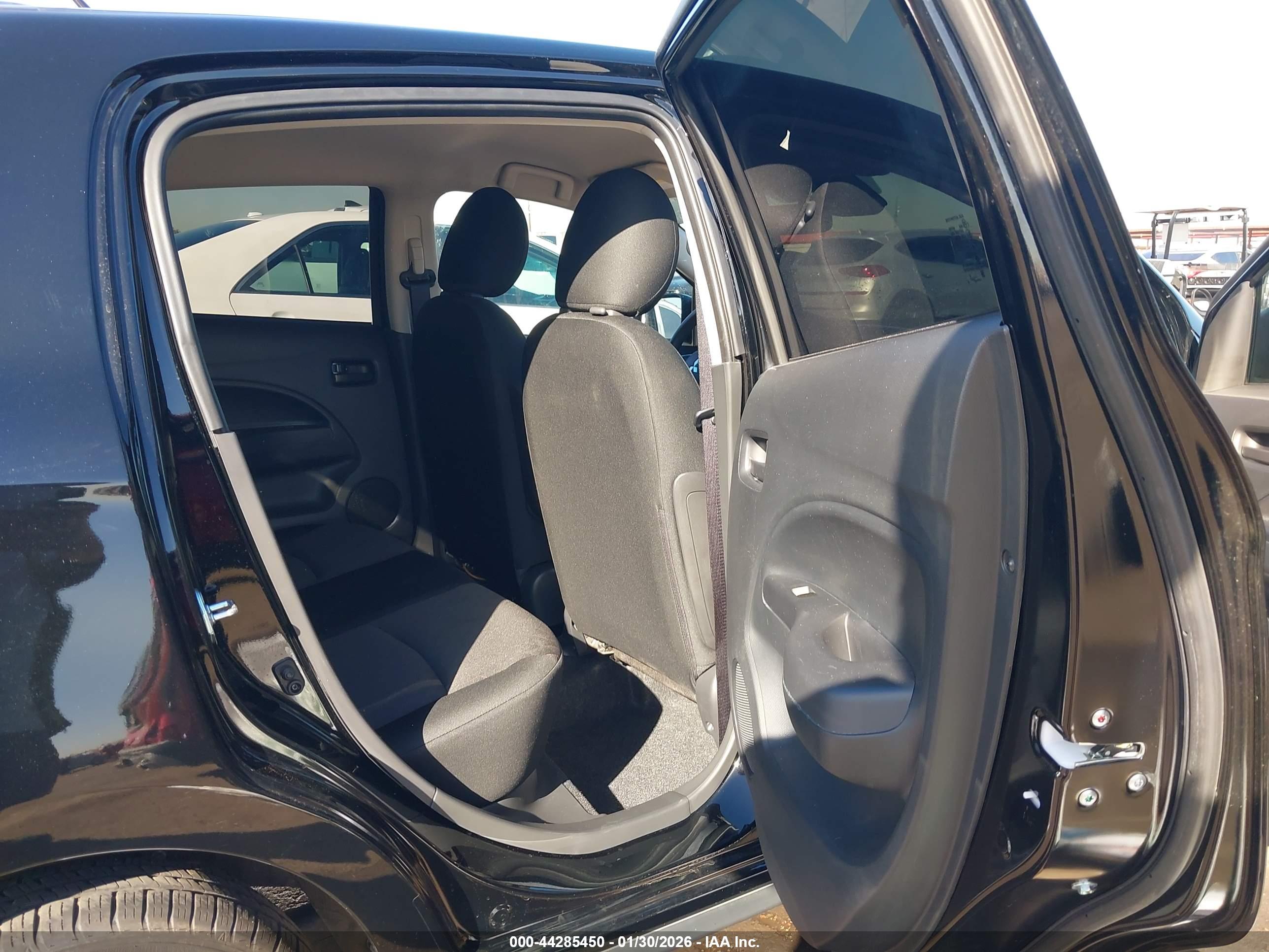 MITSUBISHI MIRAGE image 8