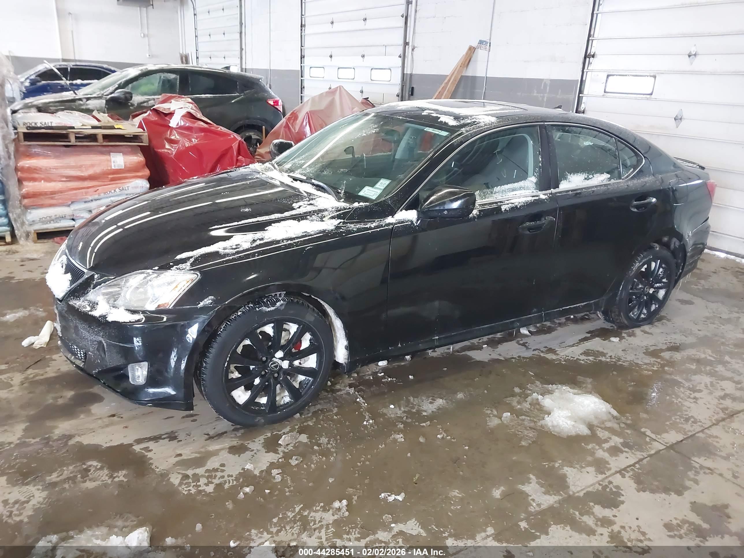 LEXUS IS image 2