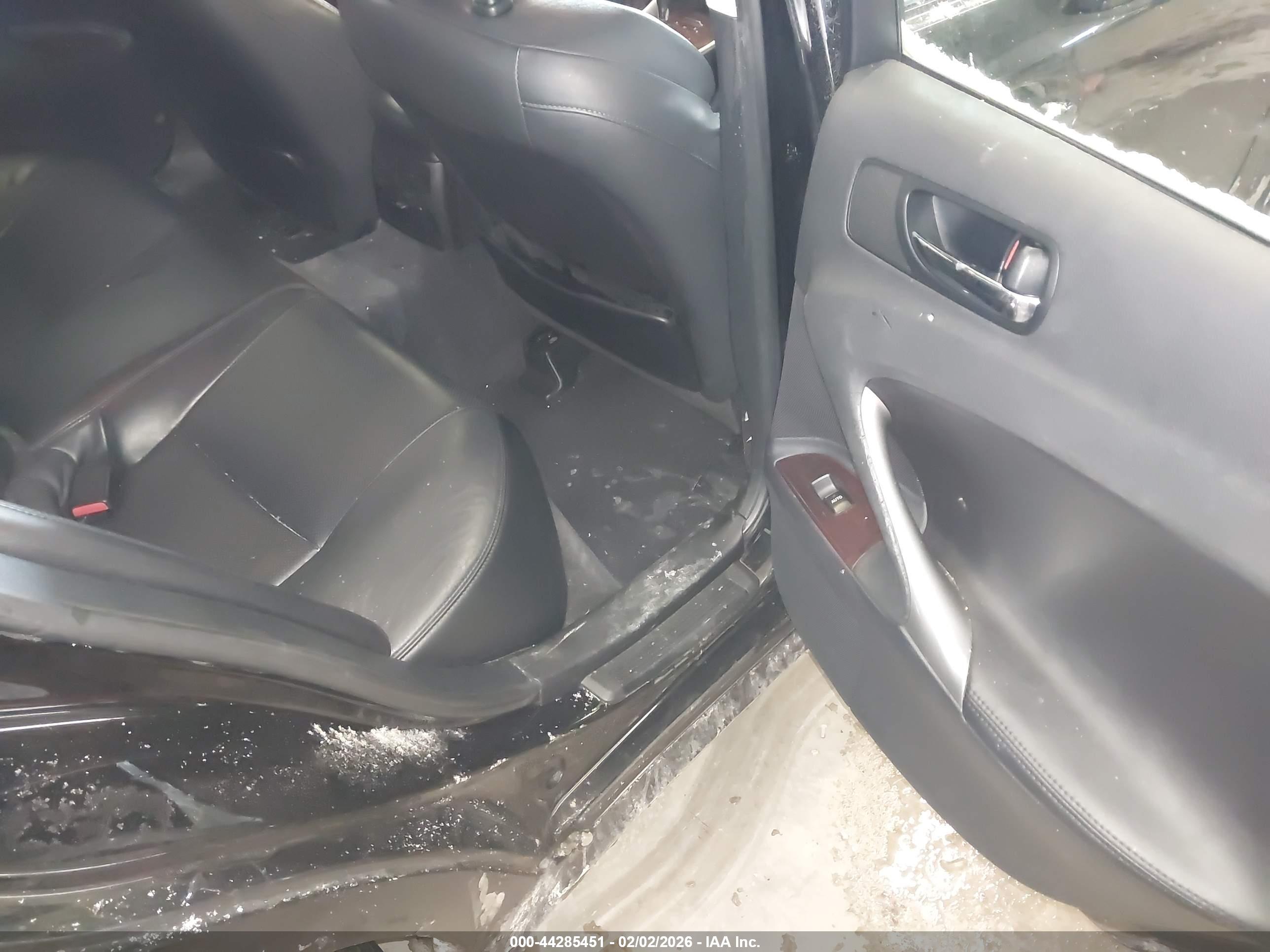LEXUS IS image 8