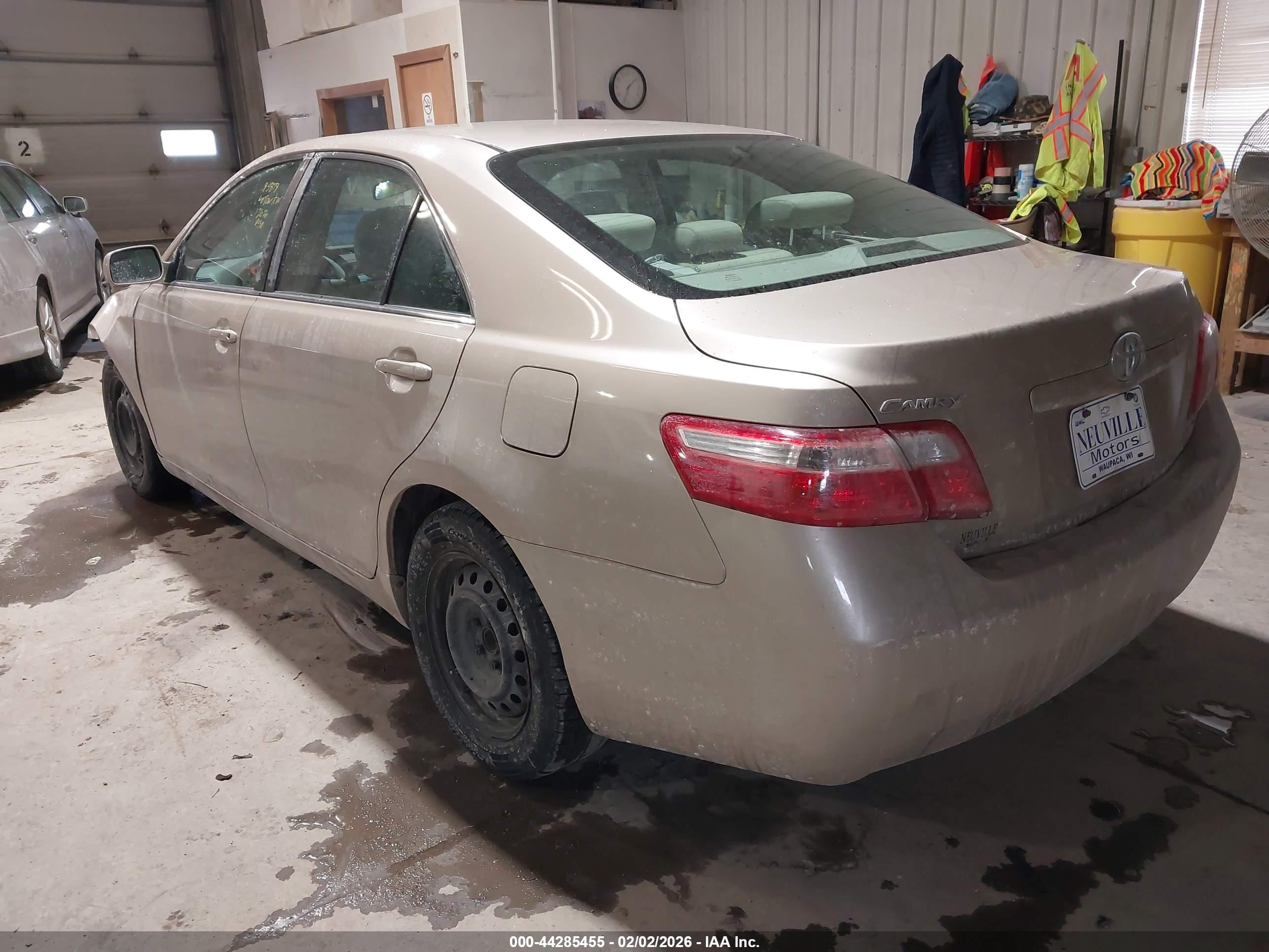 TOYOTA CAMRY image 3