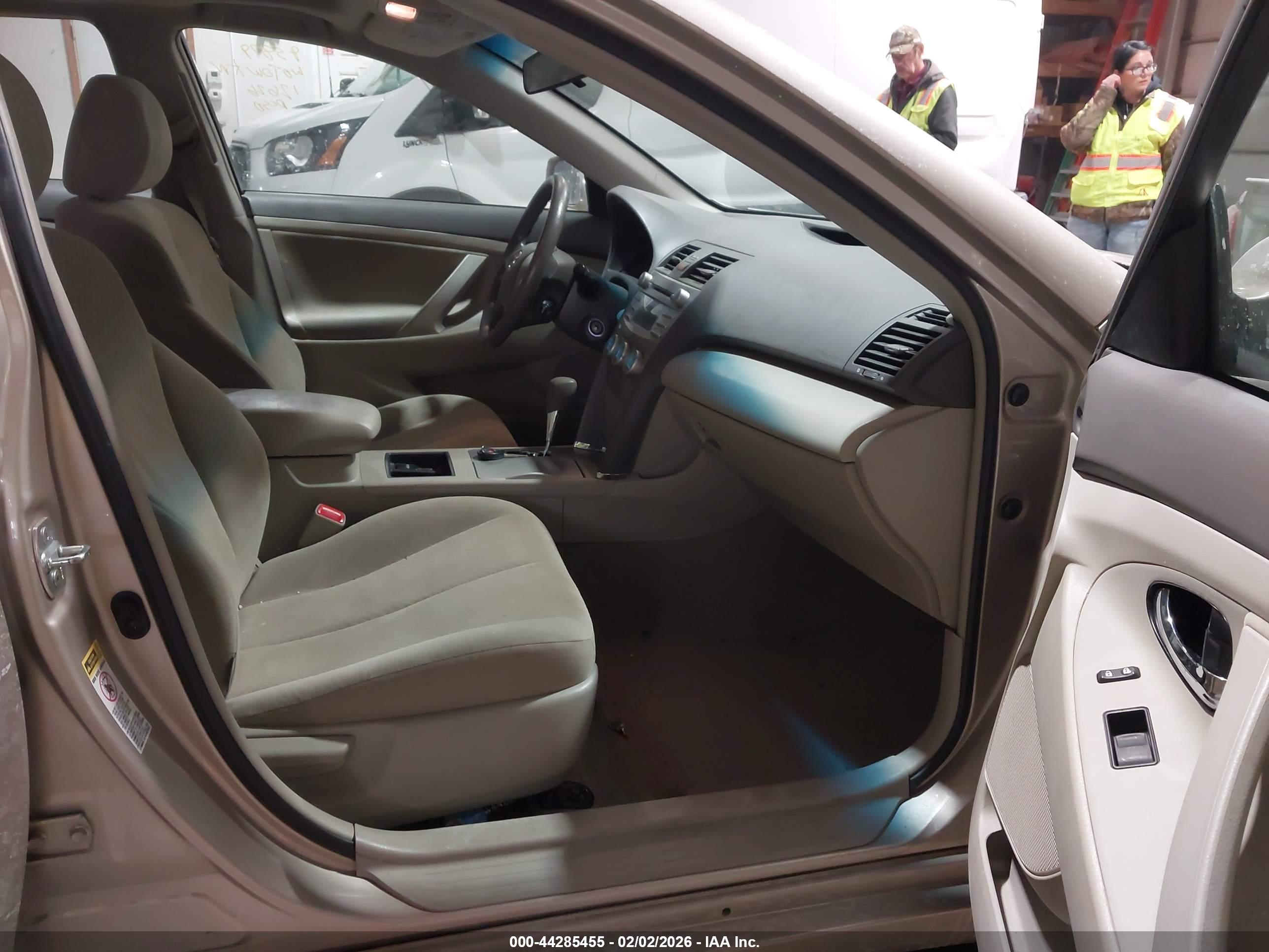 TOYOTA CAMRY image 5