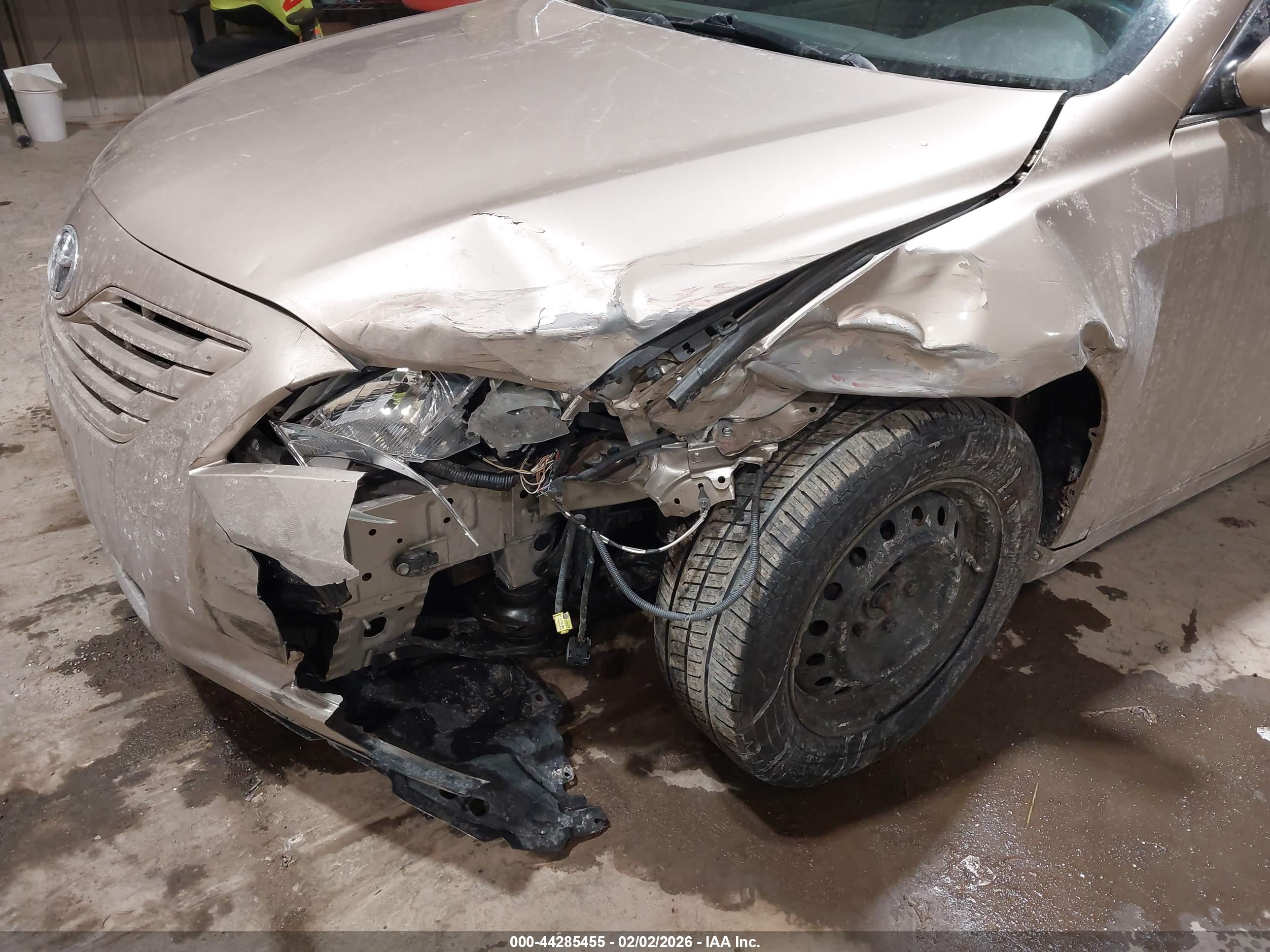 TOYOTA CAMRY image 6