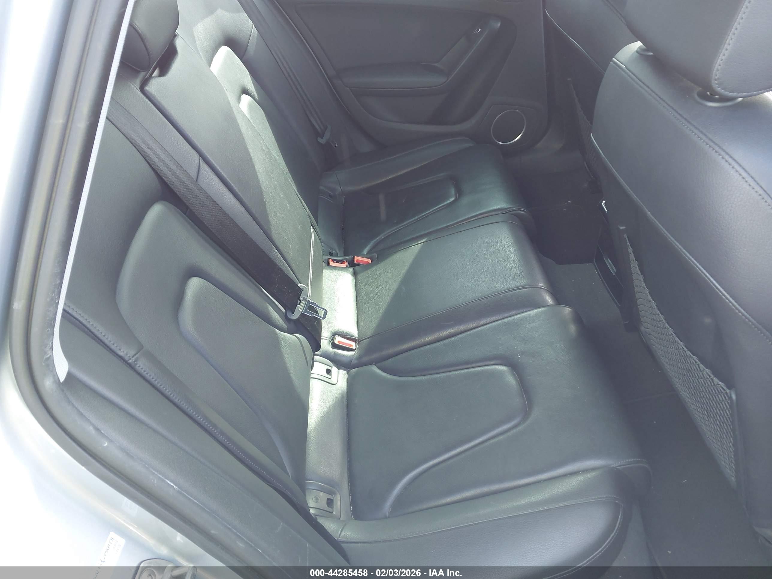 AUDI A4 image 8