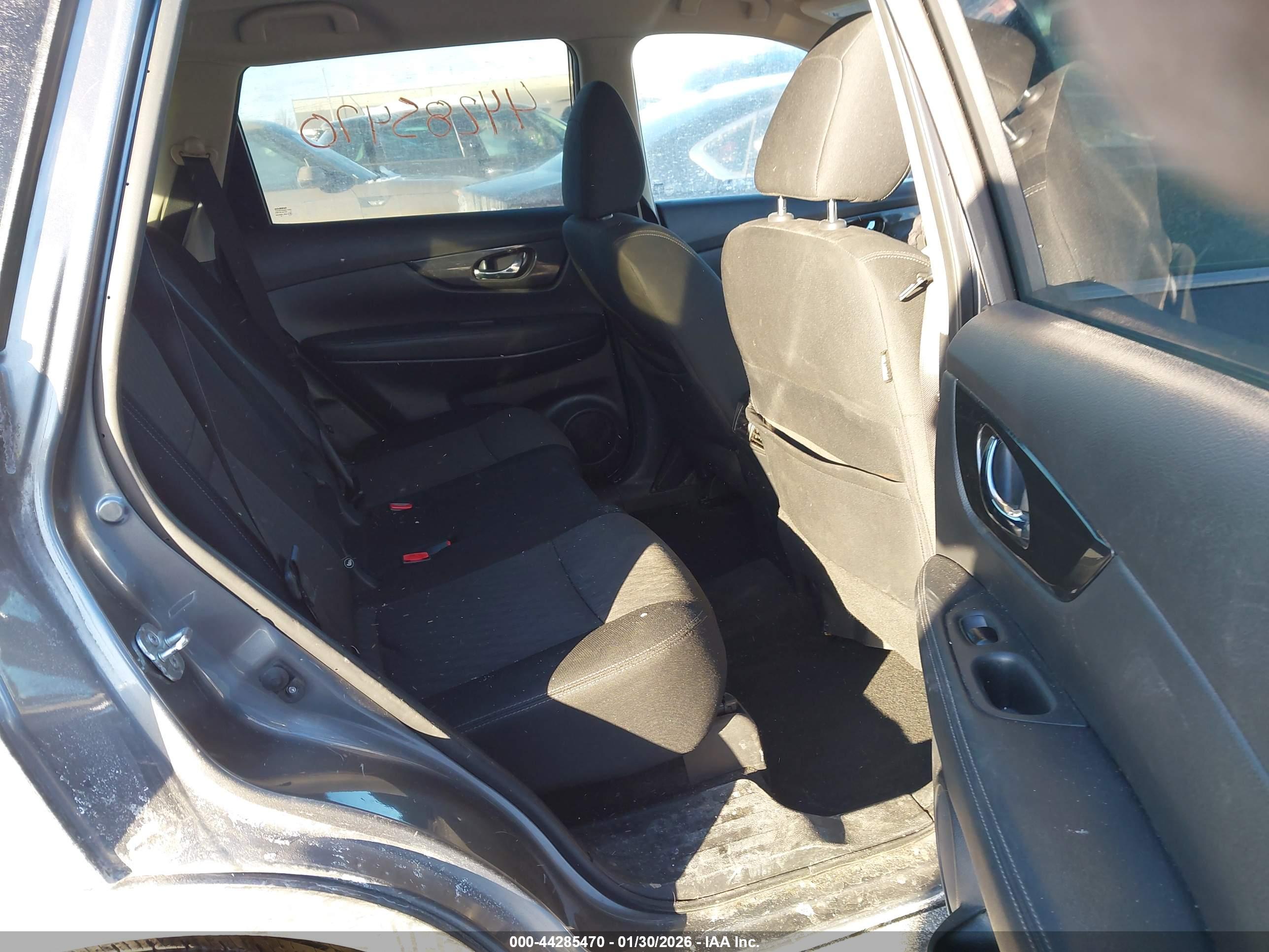 NISSAN ROGUE image 8