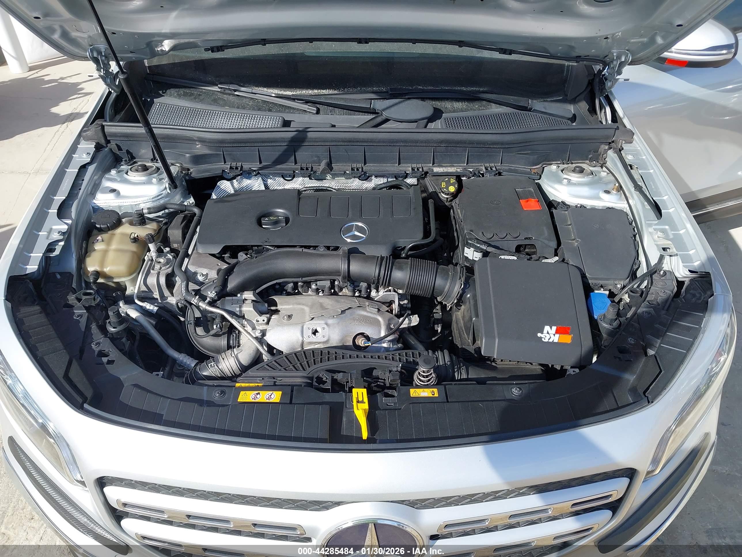MERCEDES-BENZ GLB image 10