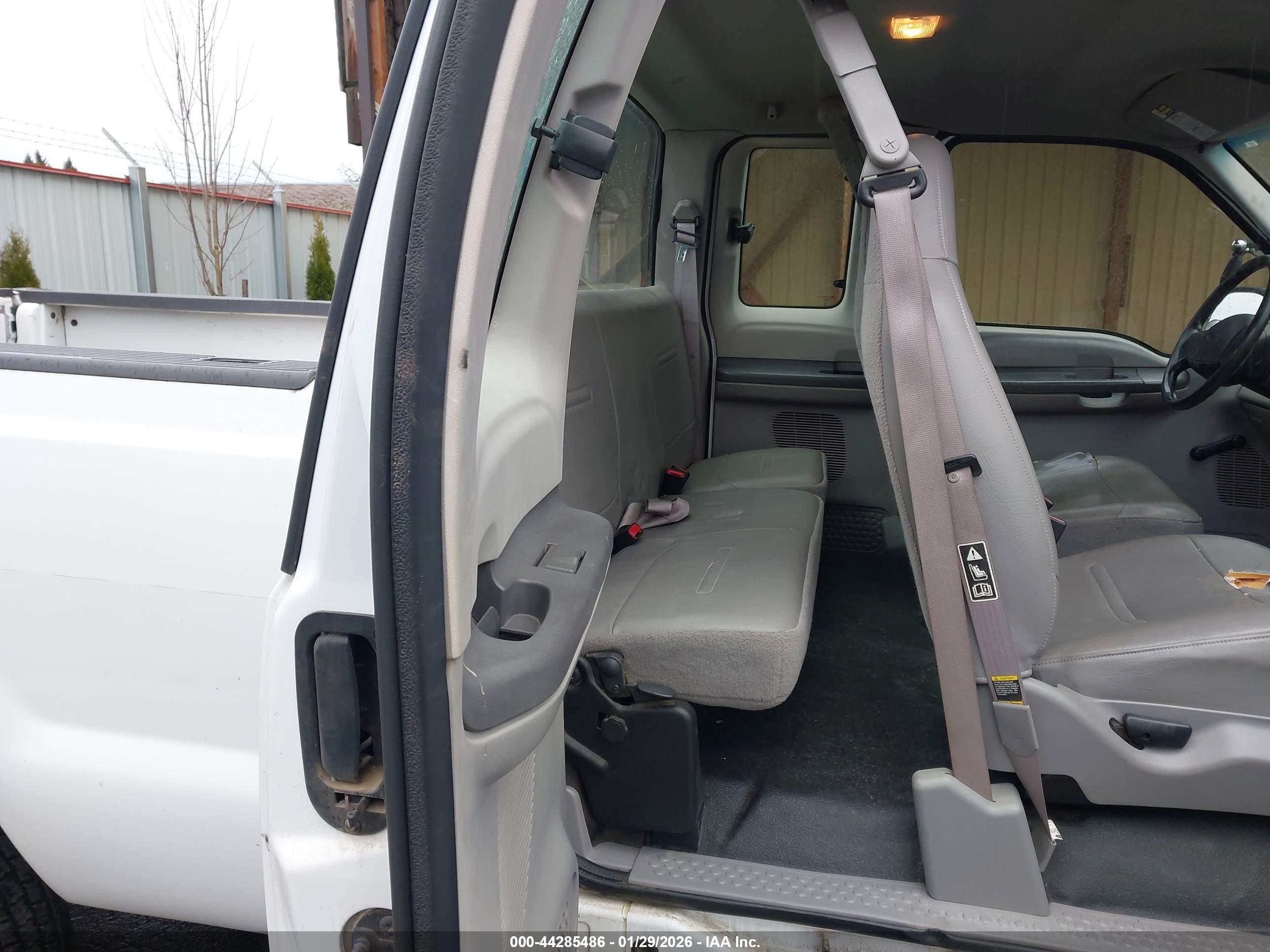 FORD F-350 image 8