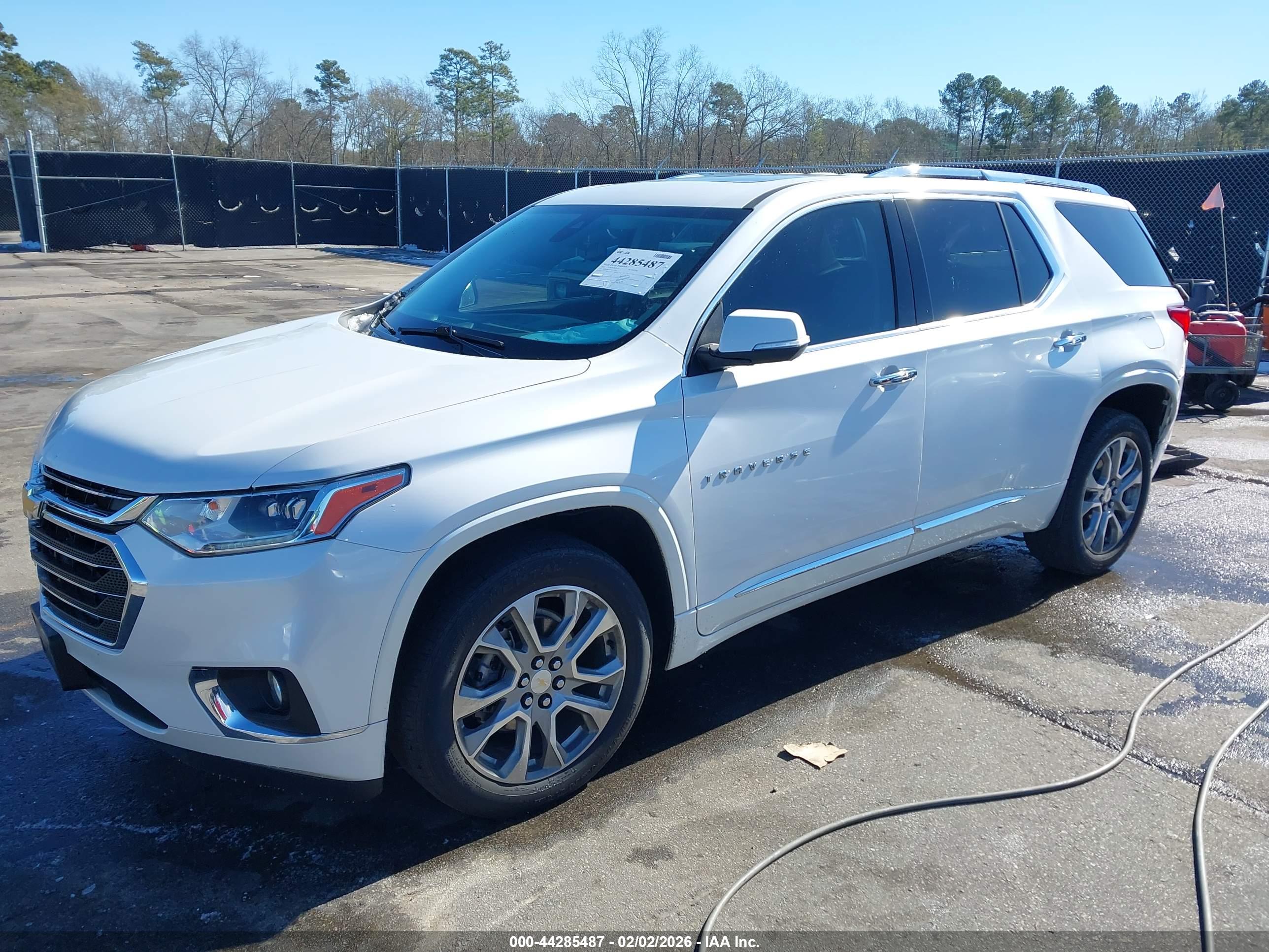 CHEVROLET TRAVERSE image 2