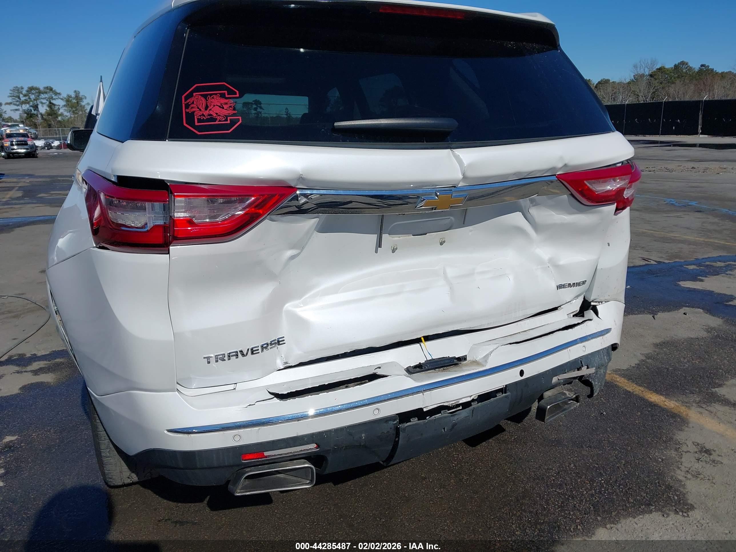 CHEVROLET TRAVERSE image 6