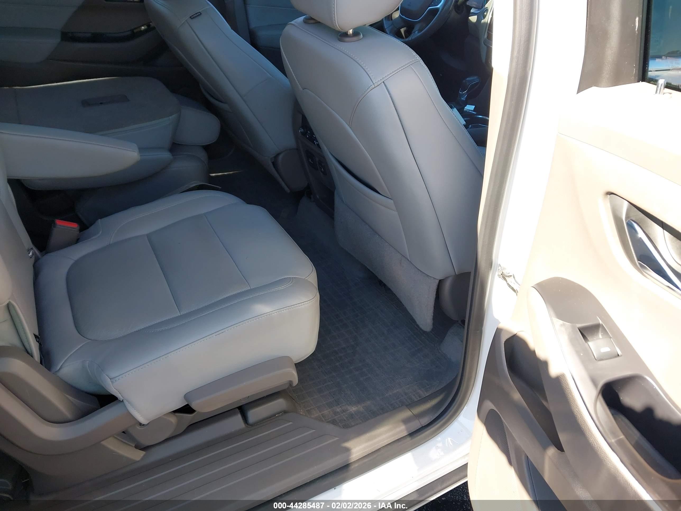 CHEVROLET TRAVERSE image 8