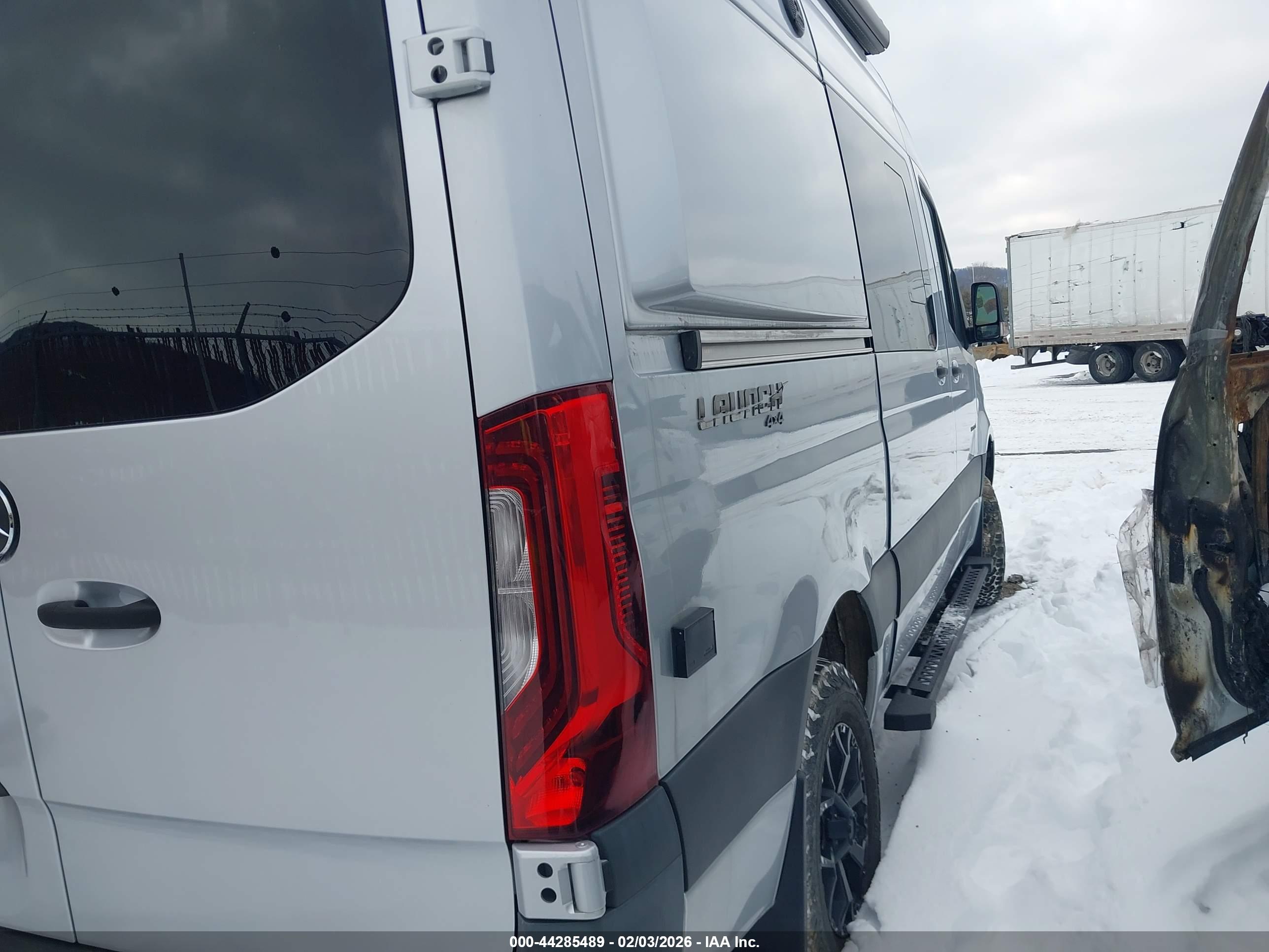 MERCEDES-BENZ SPRINTER image 4