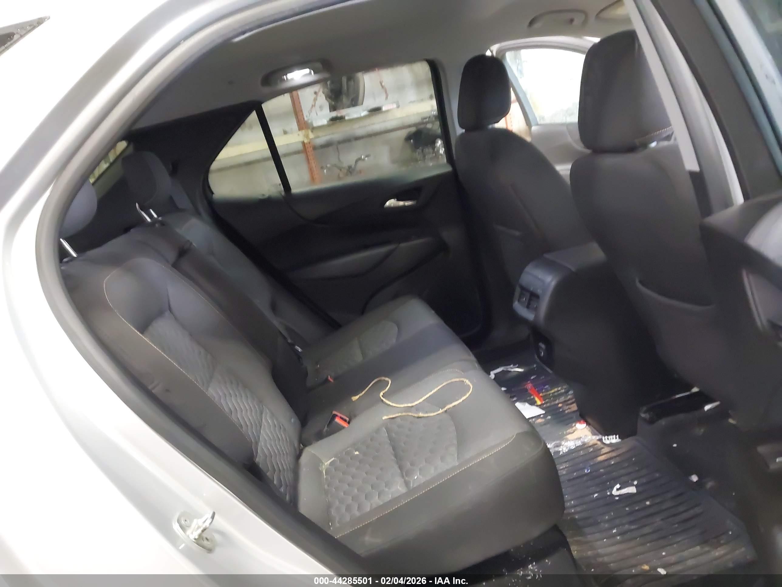 CHEVROLET EQUINOX image 8
