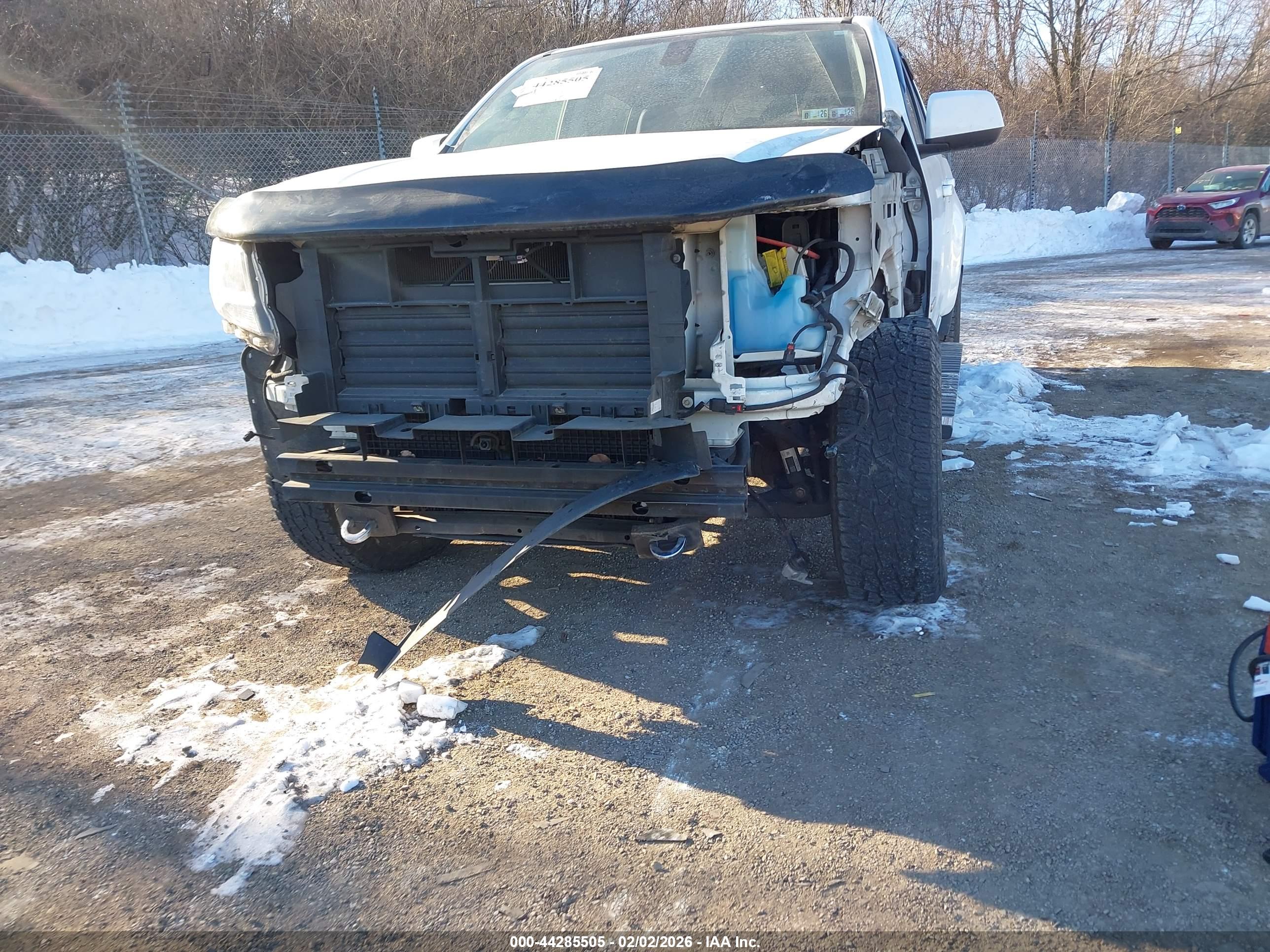 CHEVROLET COLORADO image 6