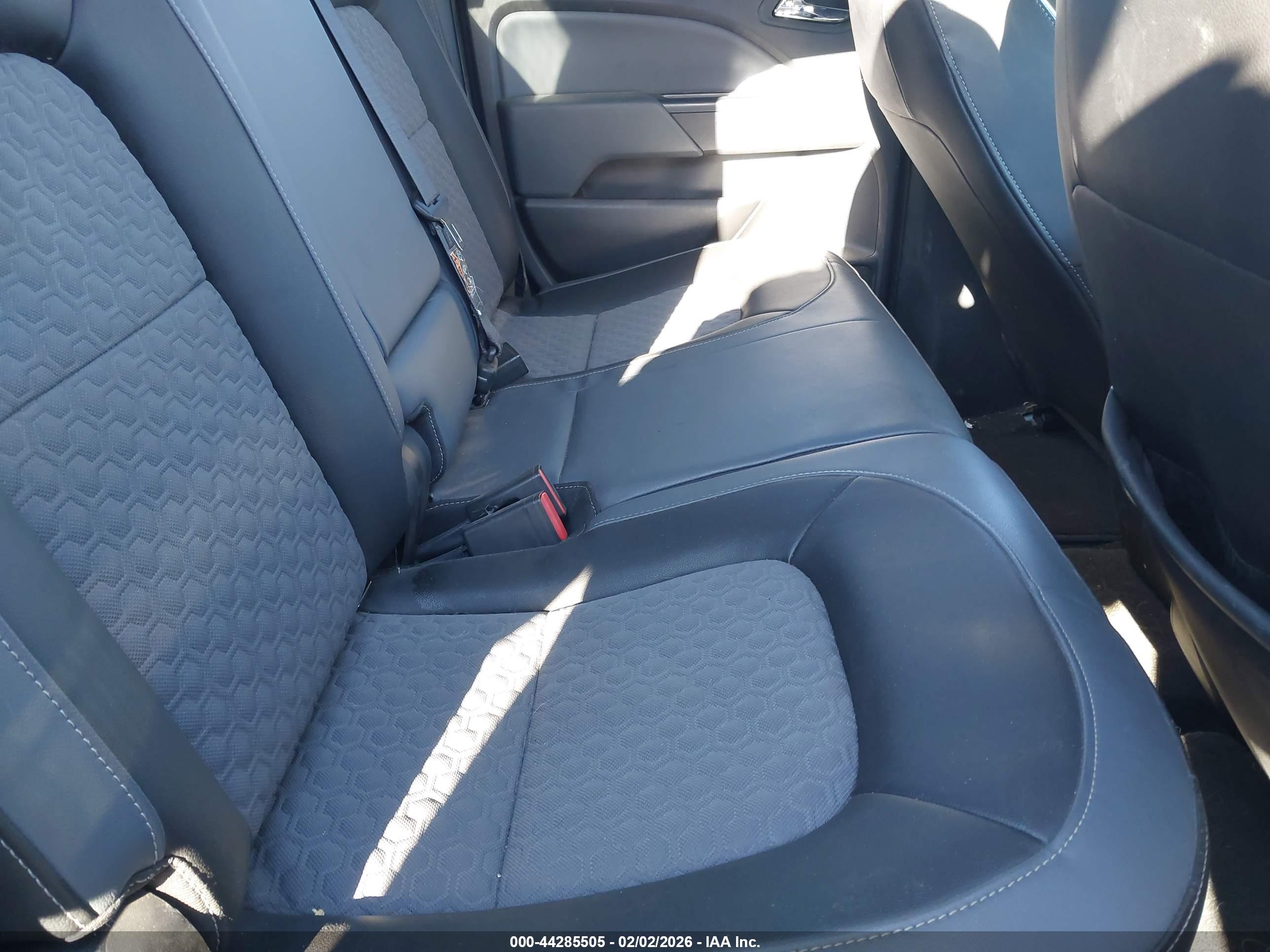 CHEVROLET COLORADO image 8
