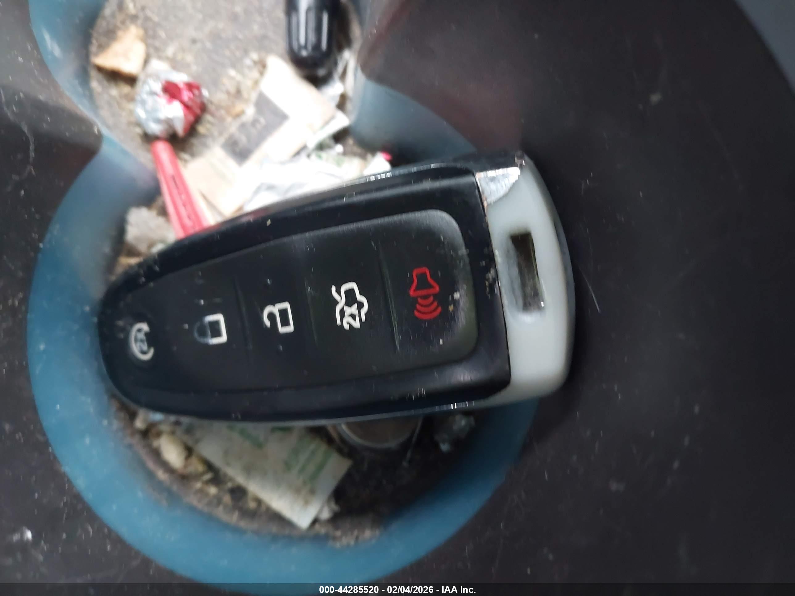 FORD ESCAPE image 11