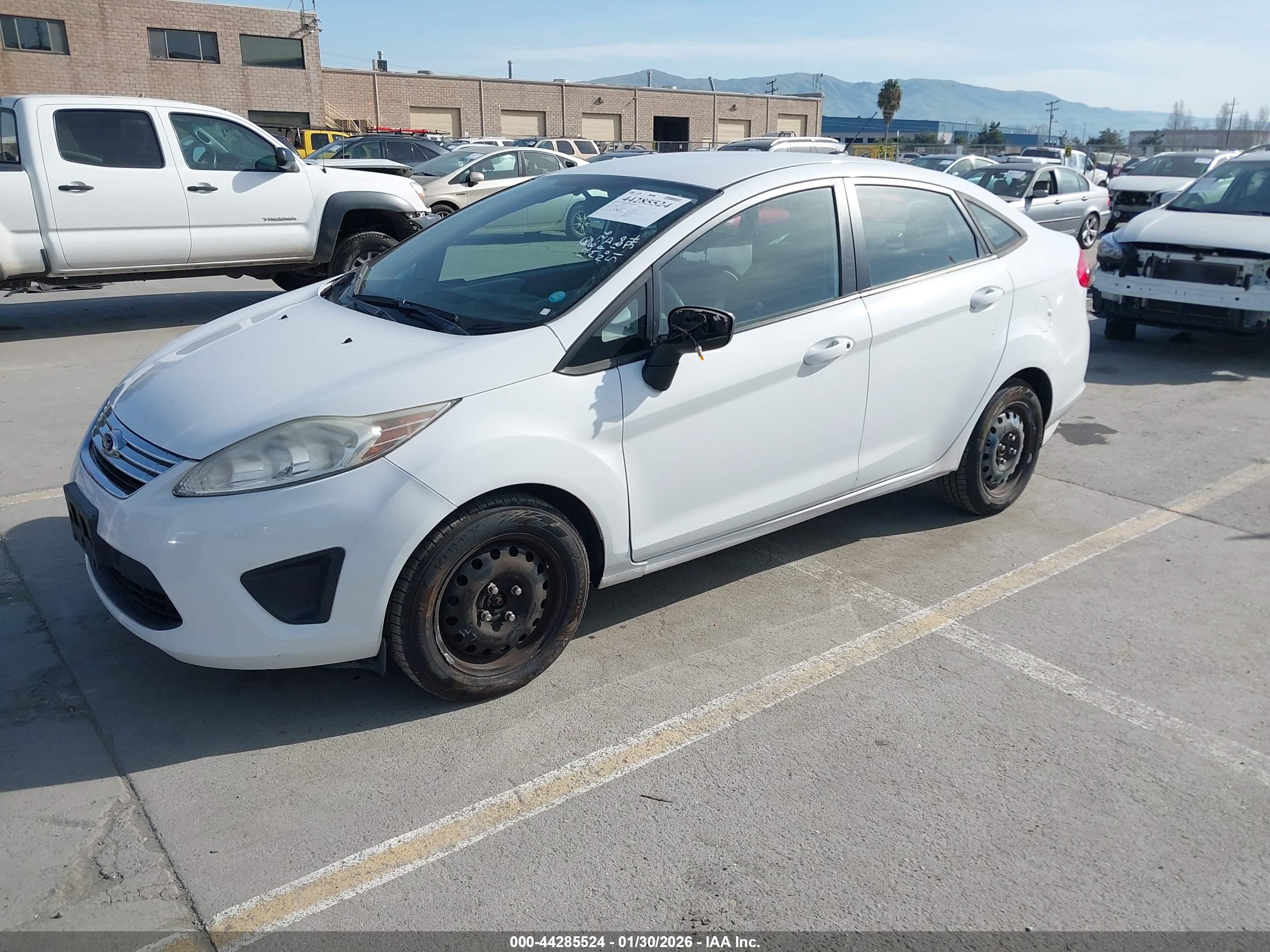 FORD FIESTA image 2