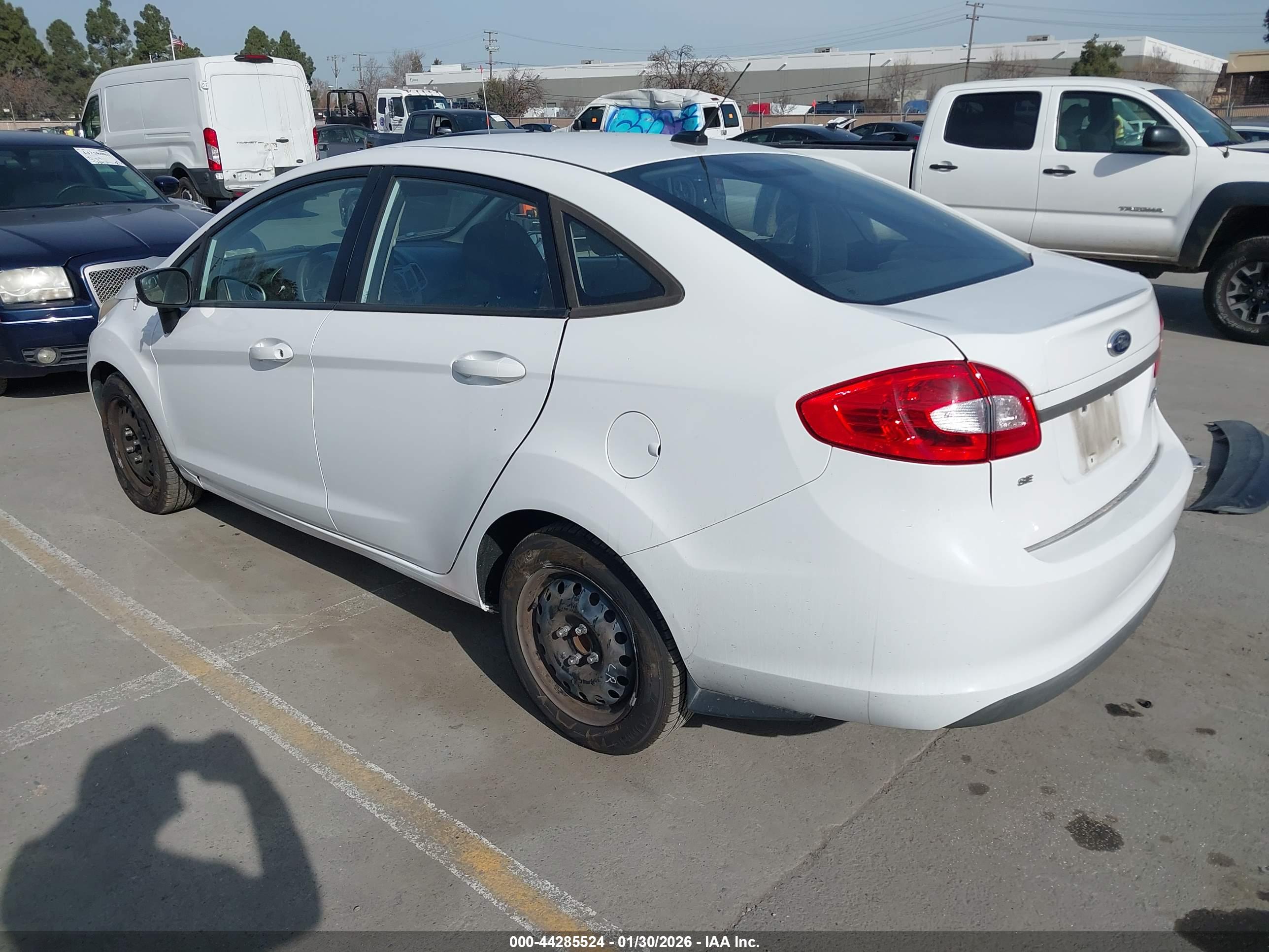 FORD FIESTA image 3