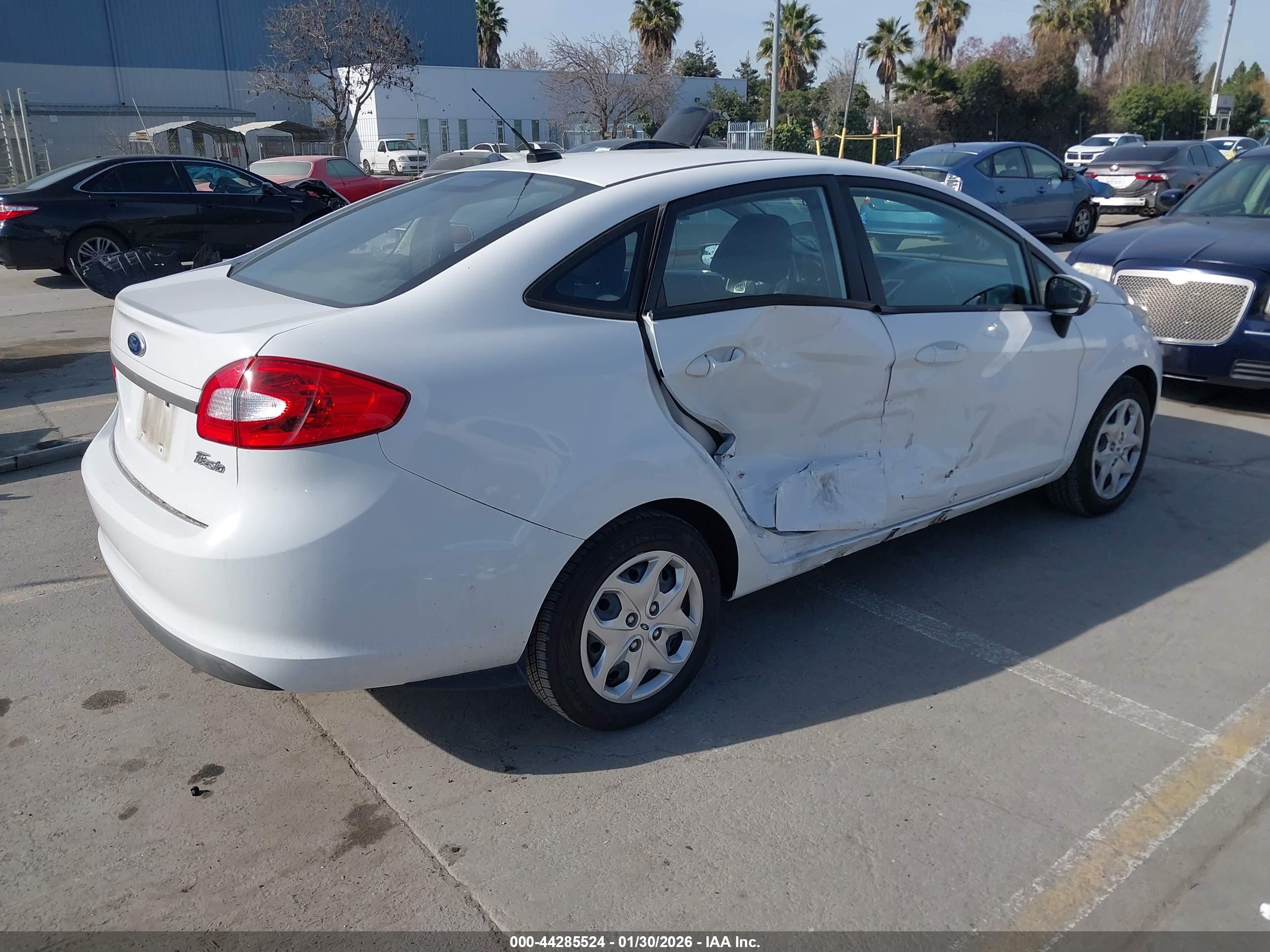 FORD FIESTA image 4