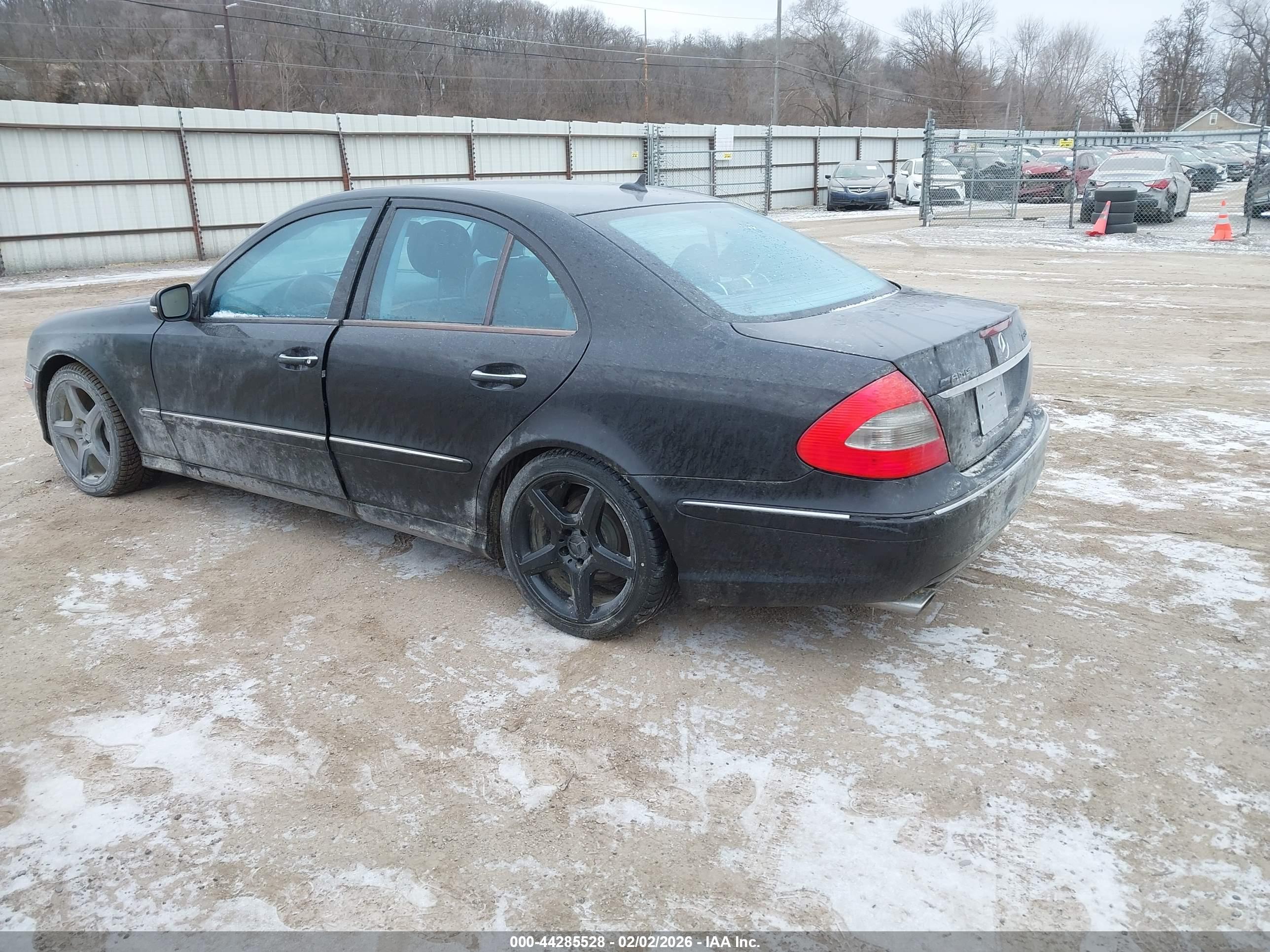 MERCEDES-BENZ E image 3