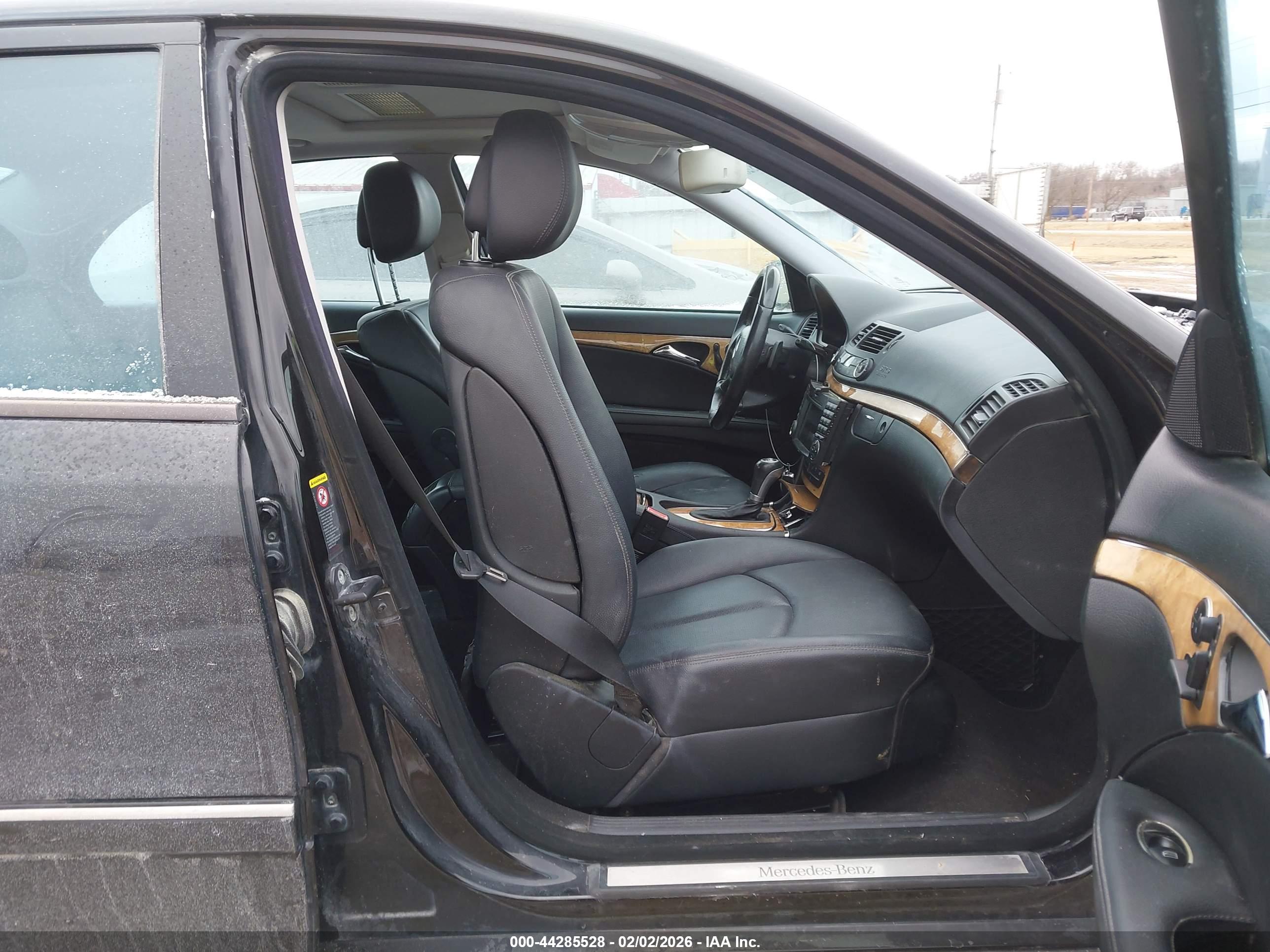 MERCEDES-BENZ E image 5