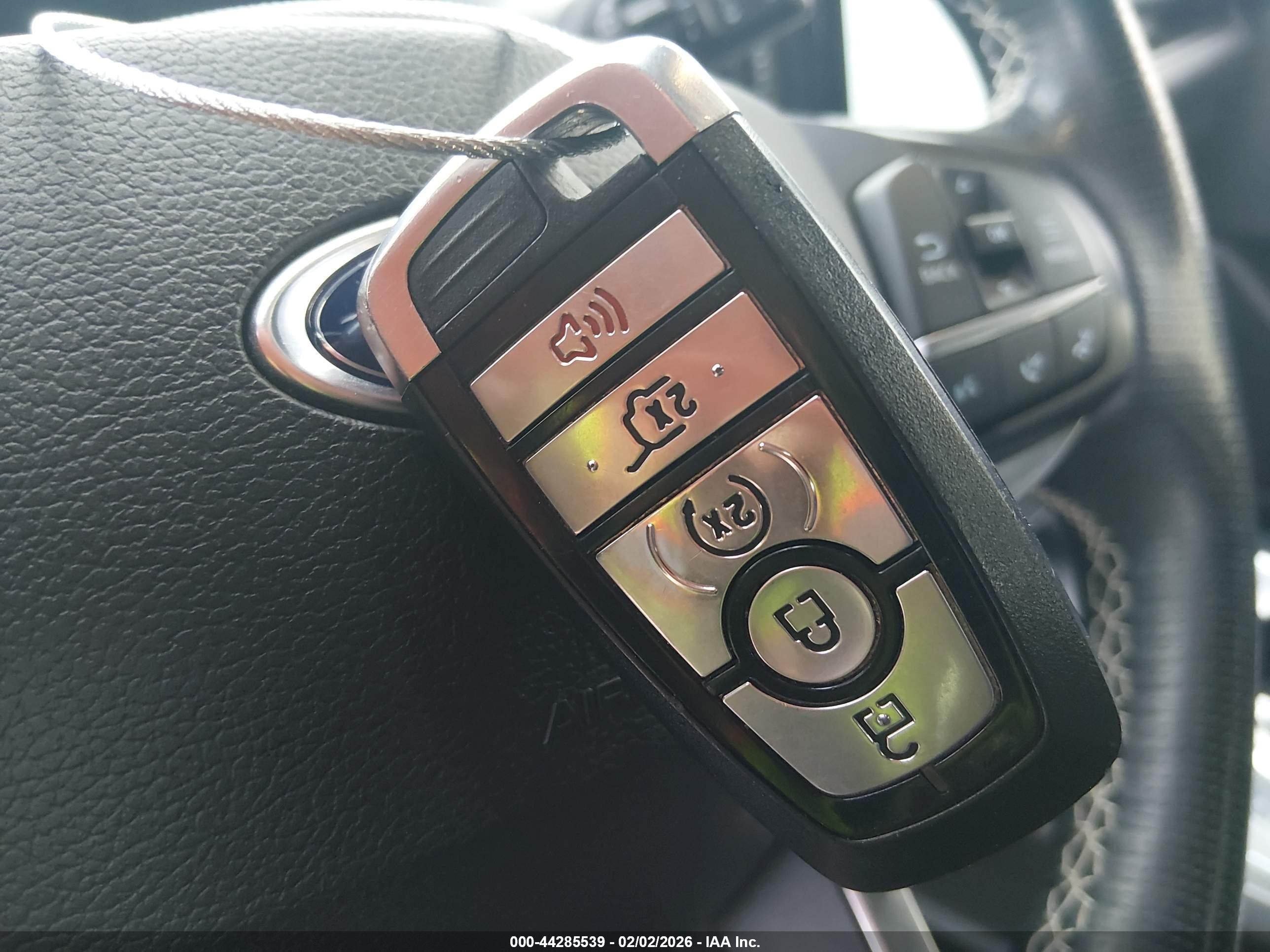FORD EXPLORER image 11