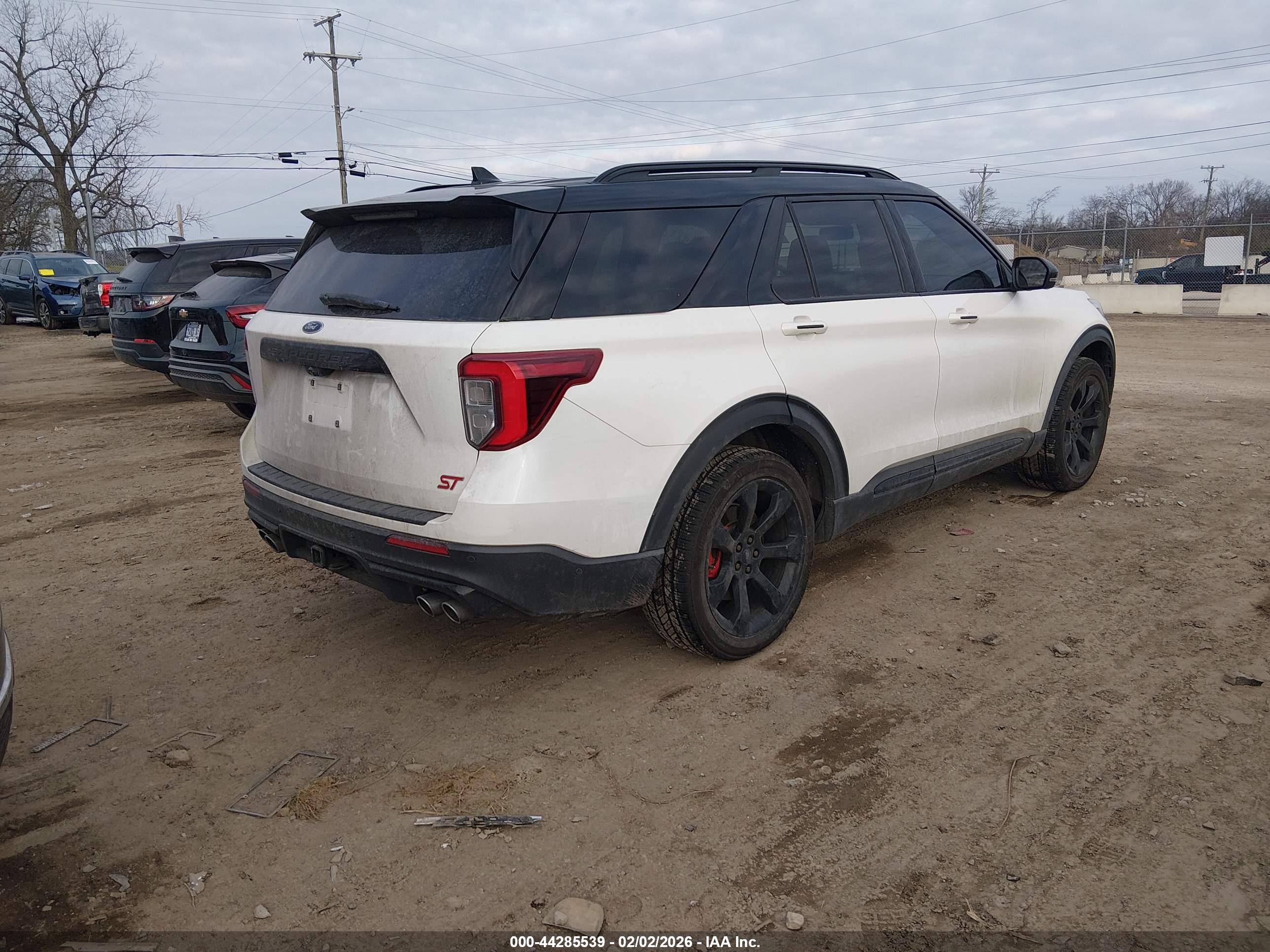 FORD EXPLORER image 4