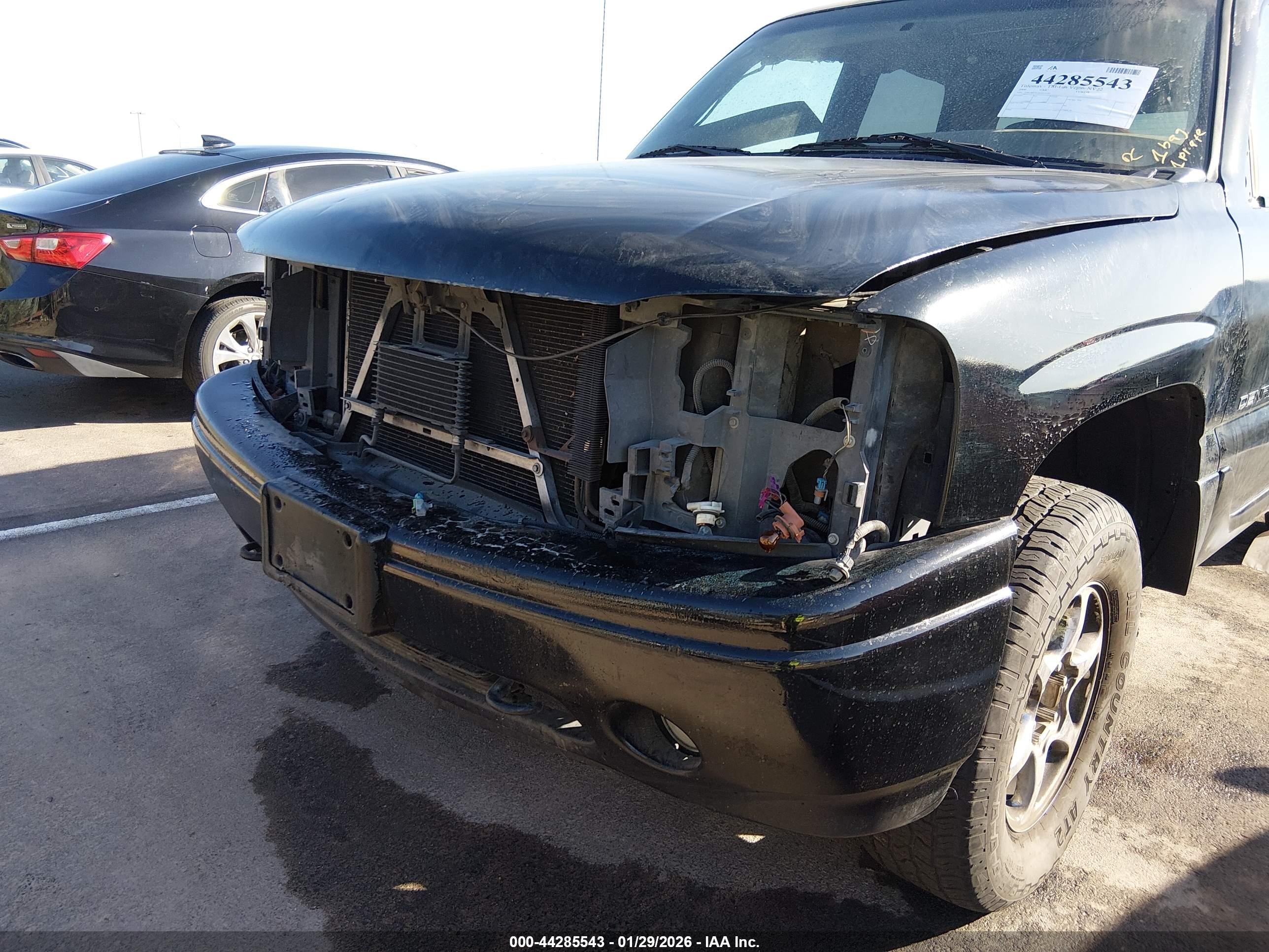 GMC YUKON image 6