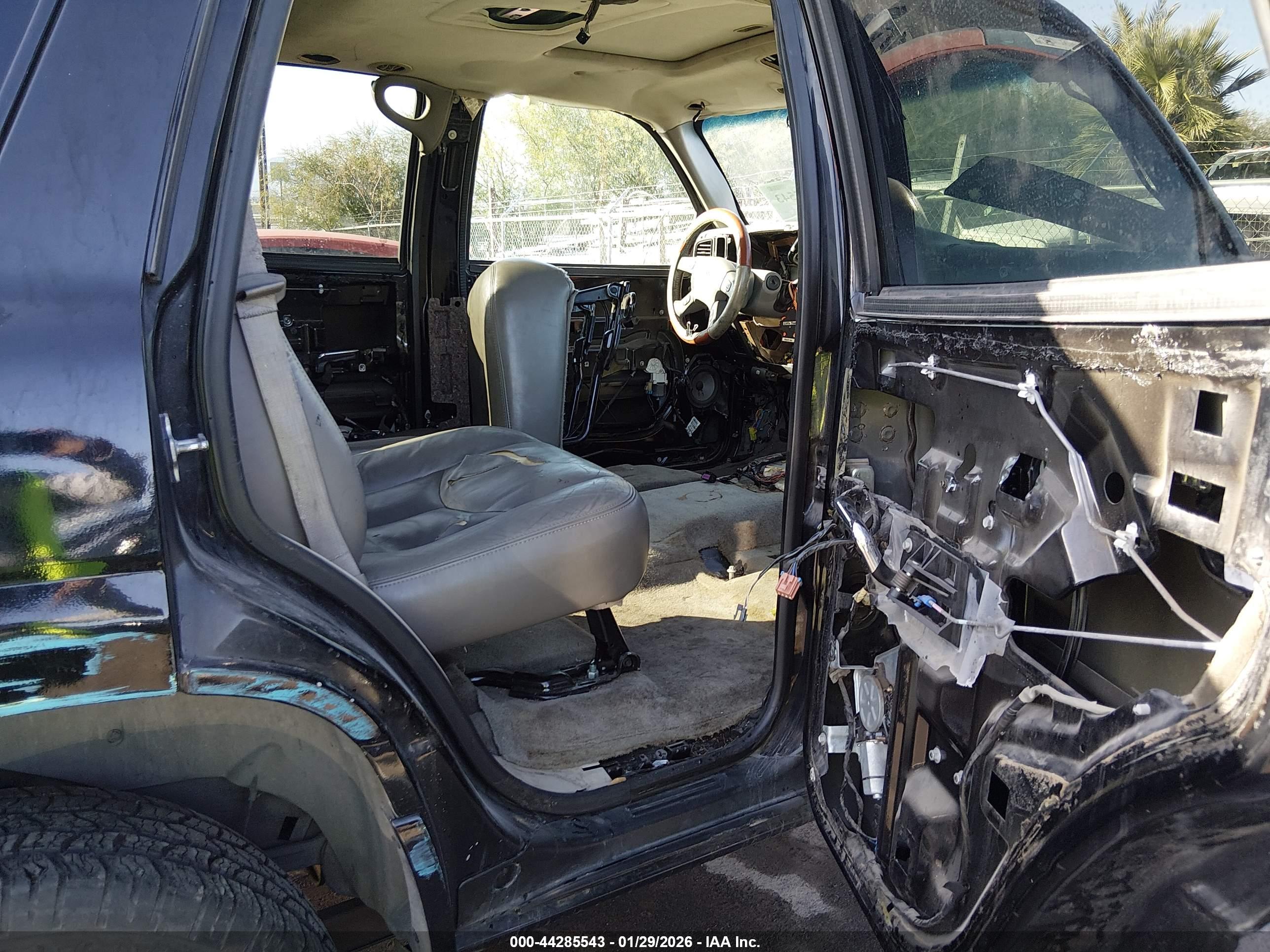 GMC YUKON image 8