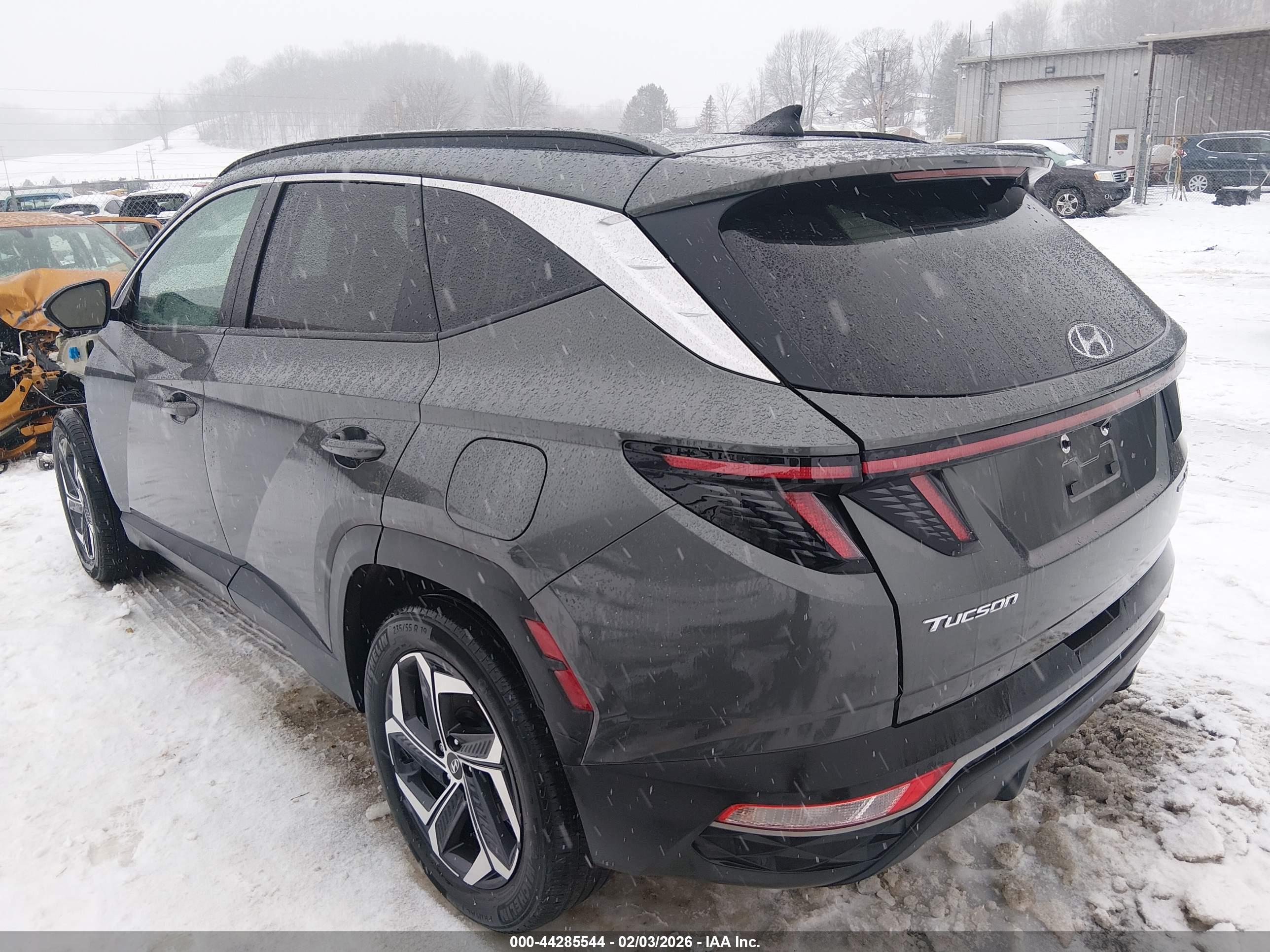 HYUNDAI TUCSON image 3