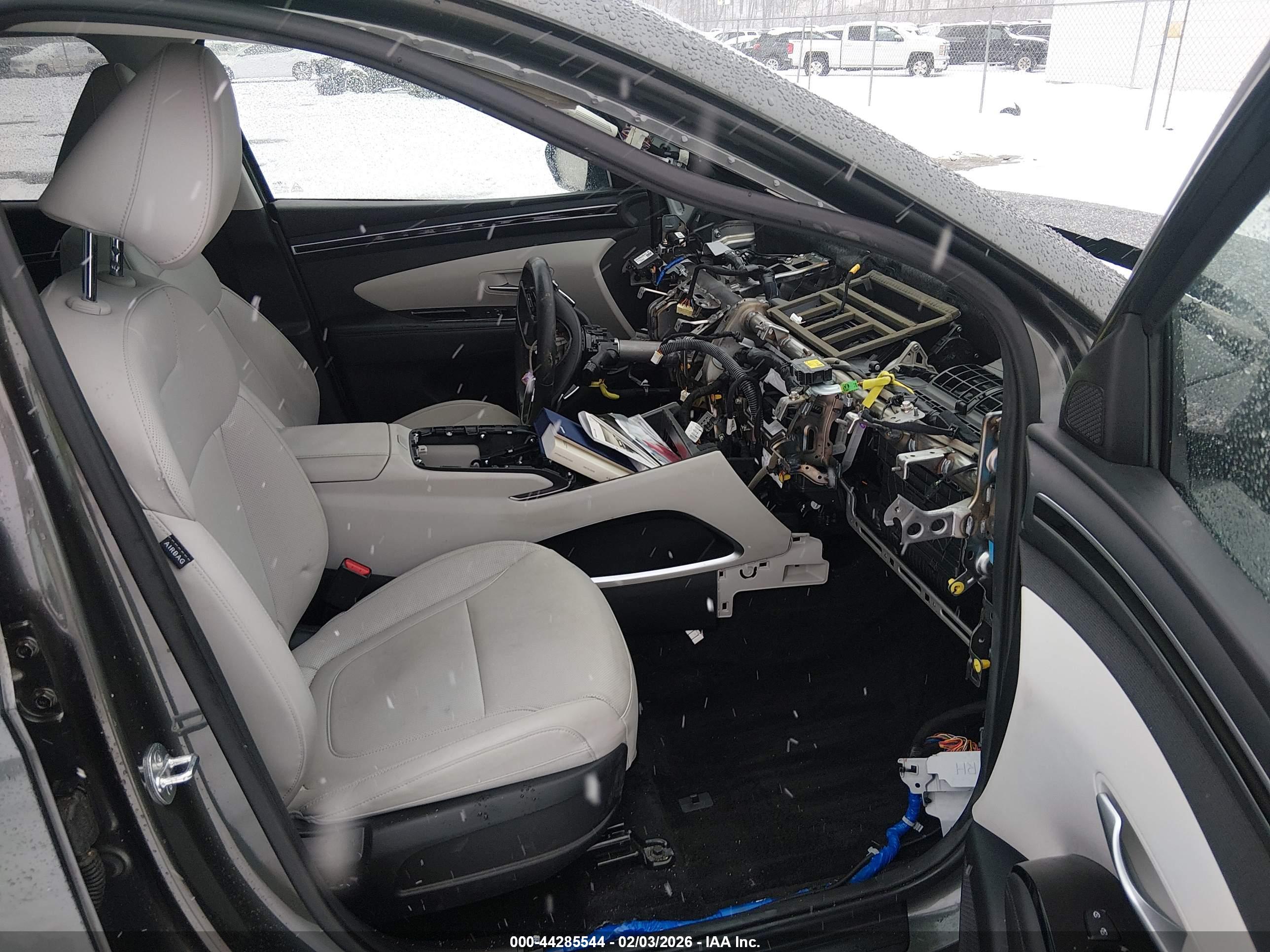 HYUNDAI TUCSON image 5