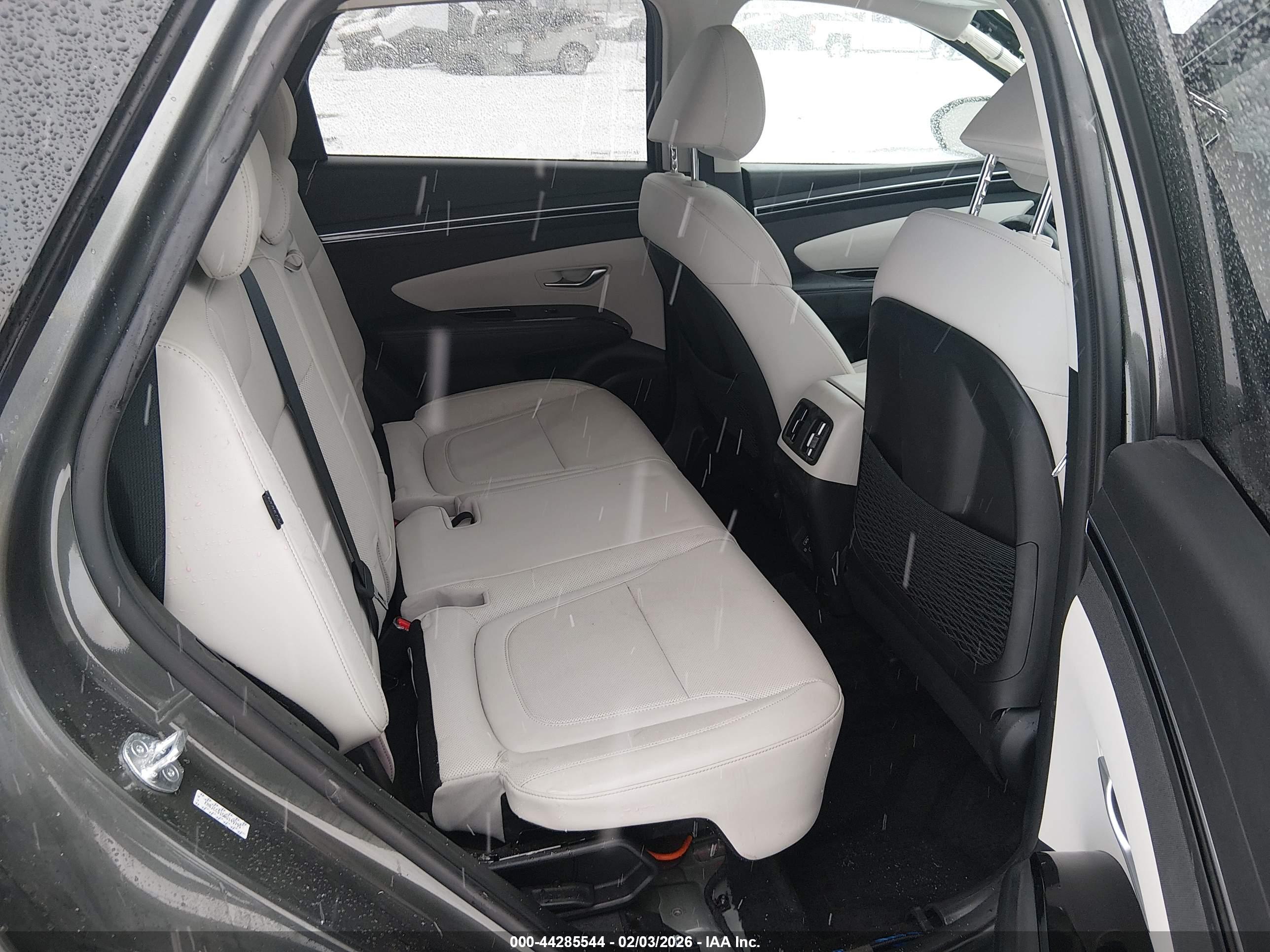 HYUNDAI TUCSON image 8