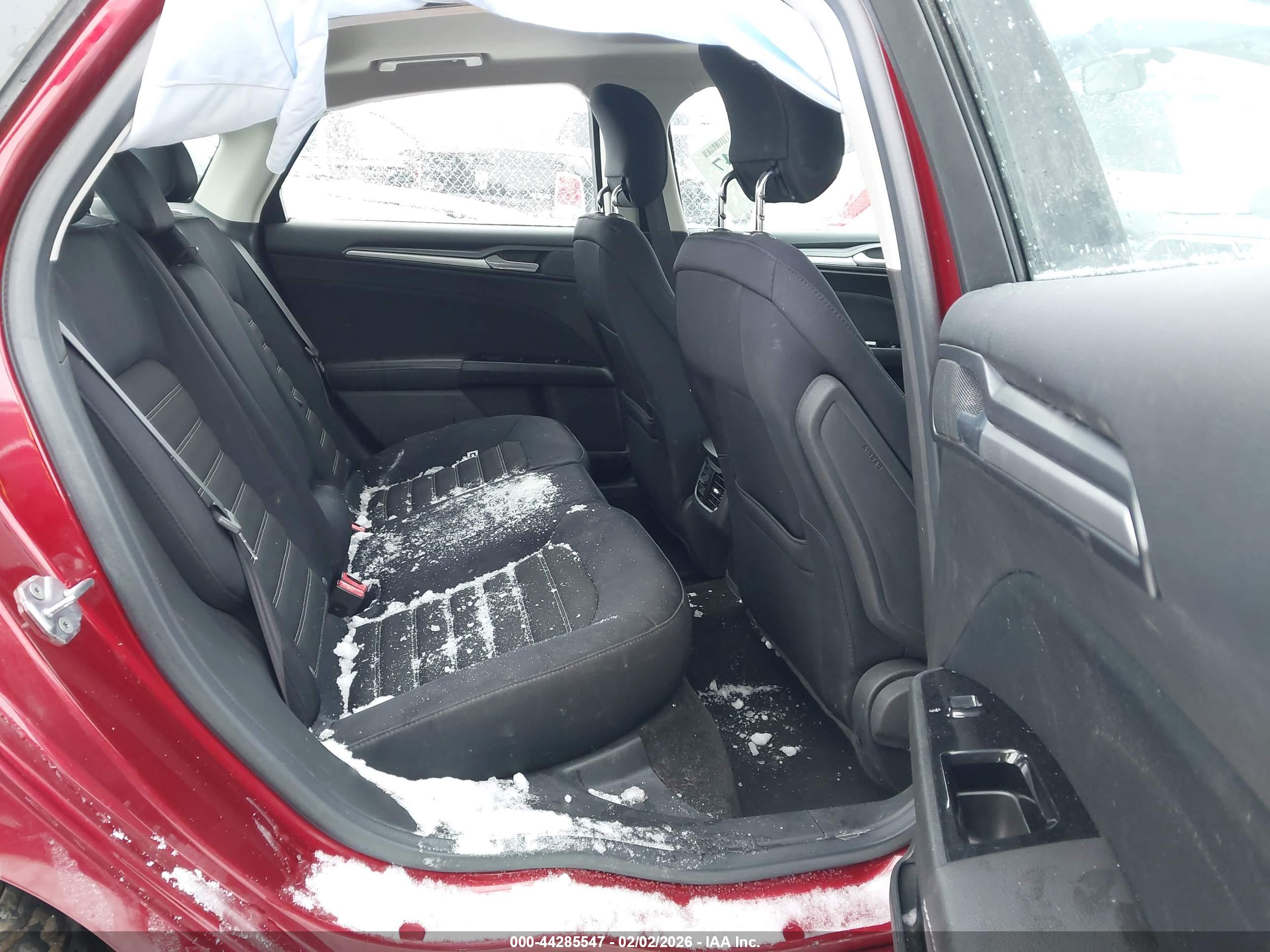 FORD FUSION image 8