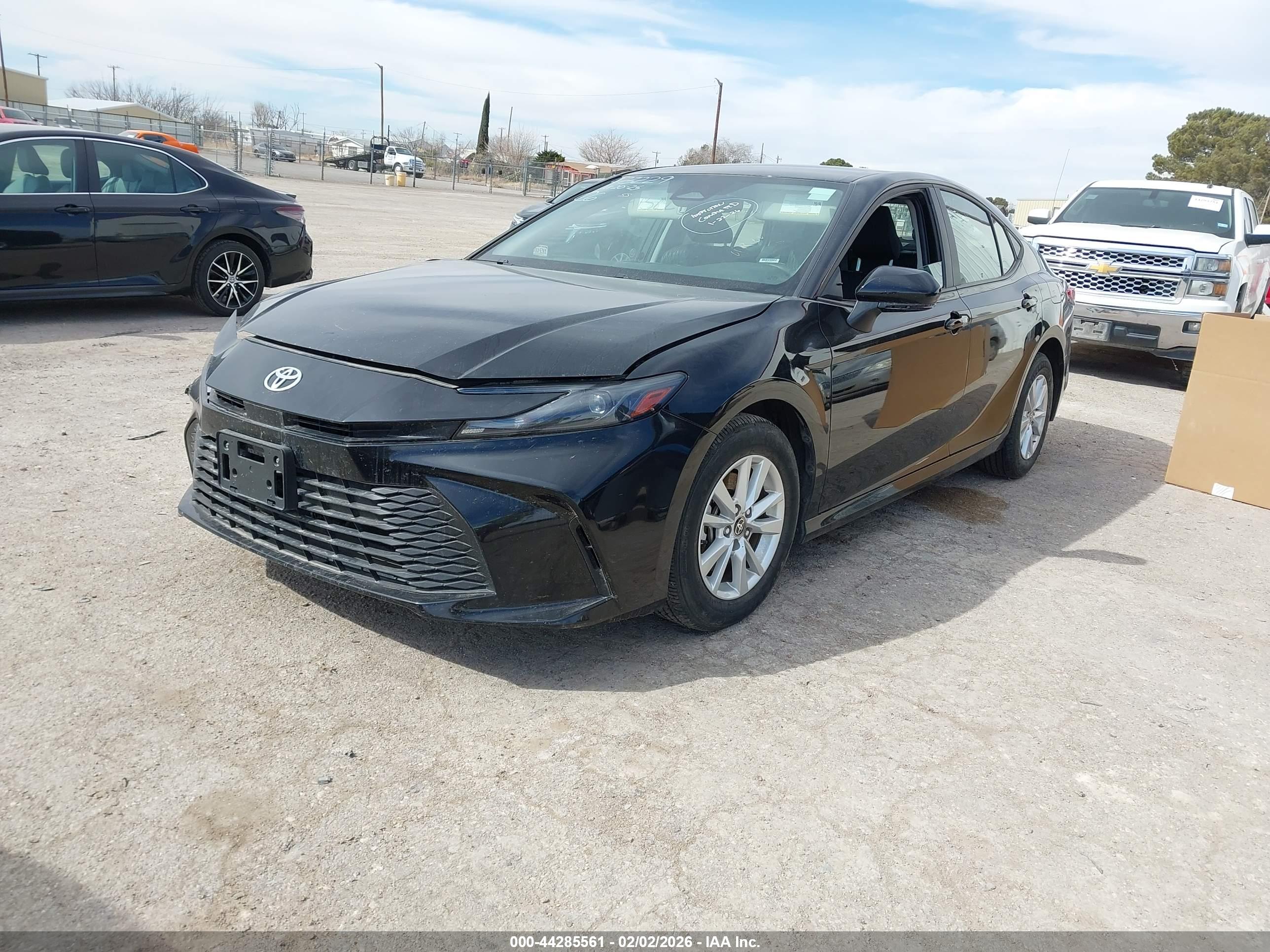 TOYOTA CAMRY image 2