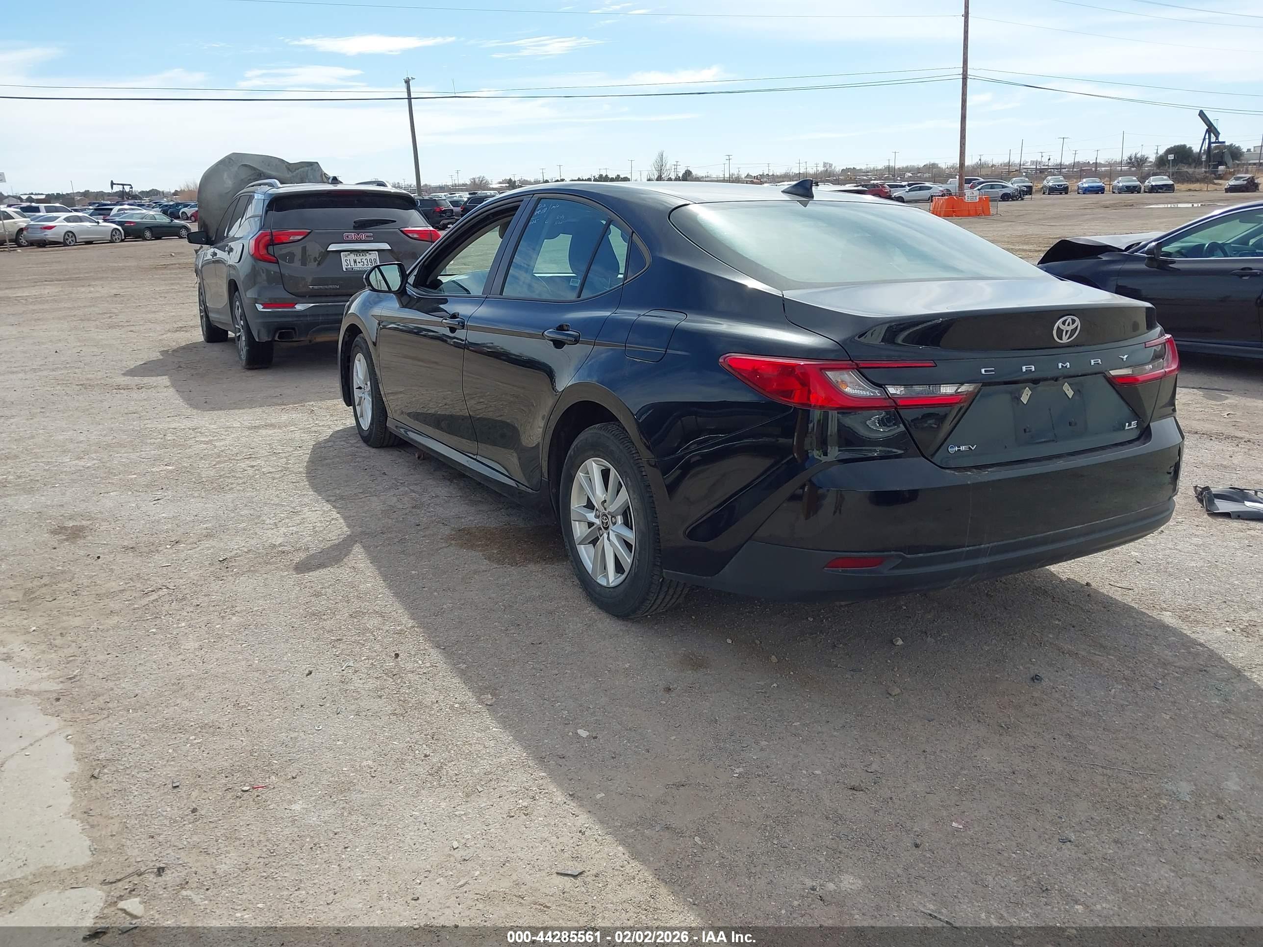 TOYOTA CAMRY image 3