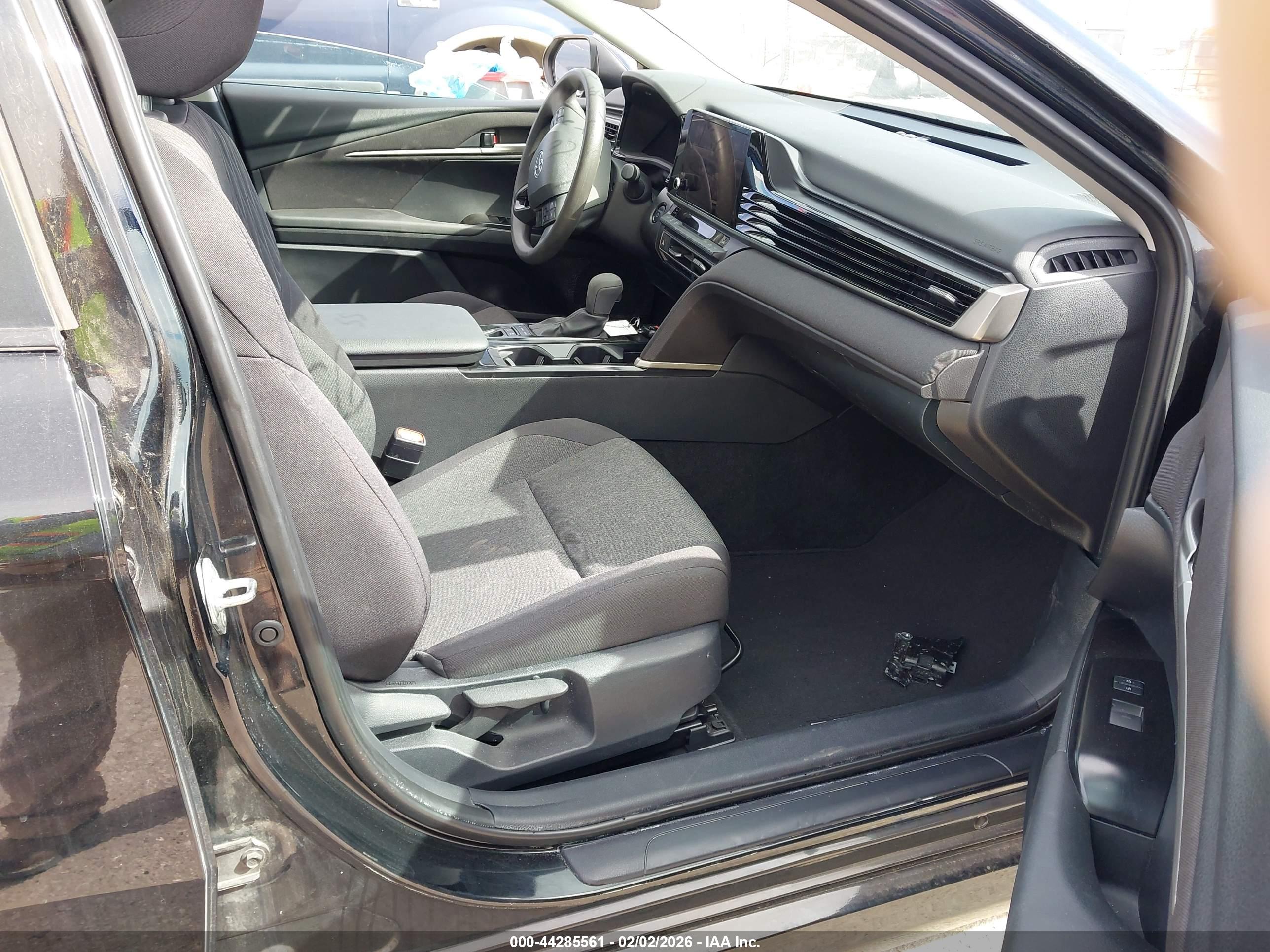 TOYOTA CAMRY image 5