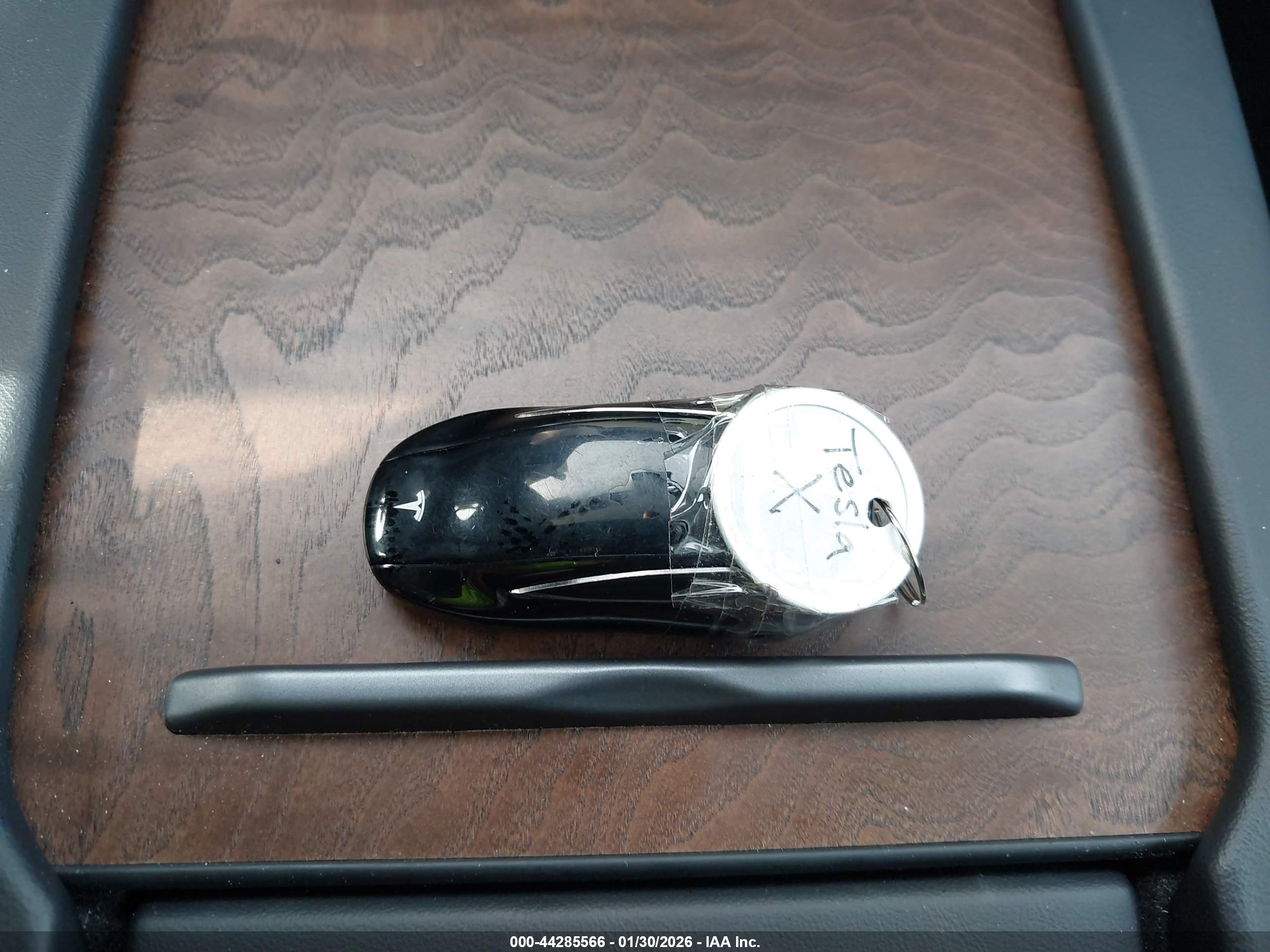 TESLA MODEL image 11