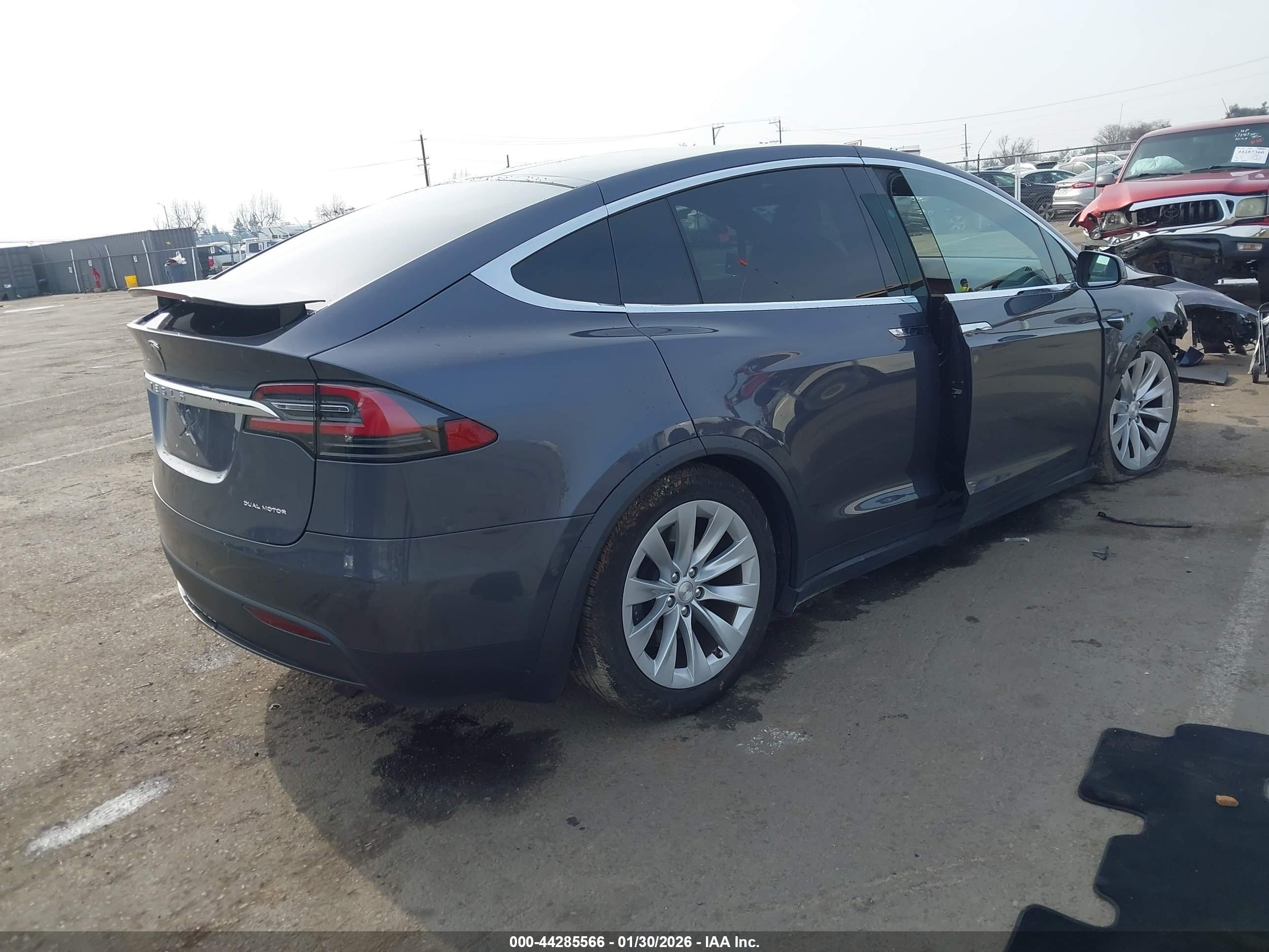 TESLA MODEL image 4