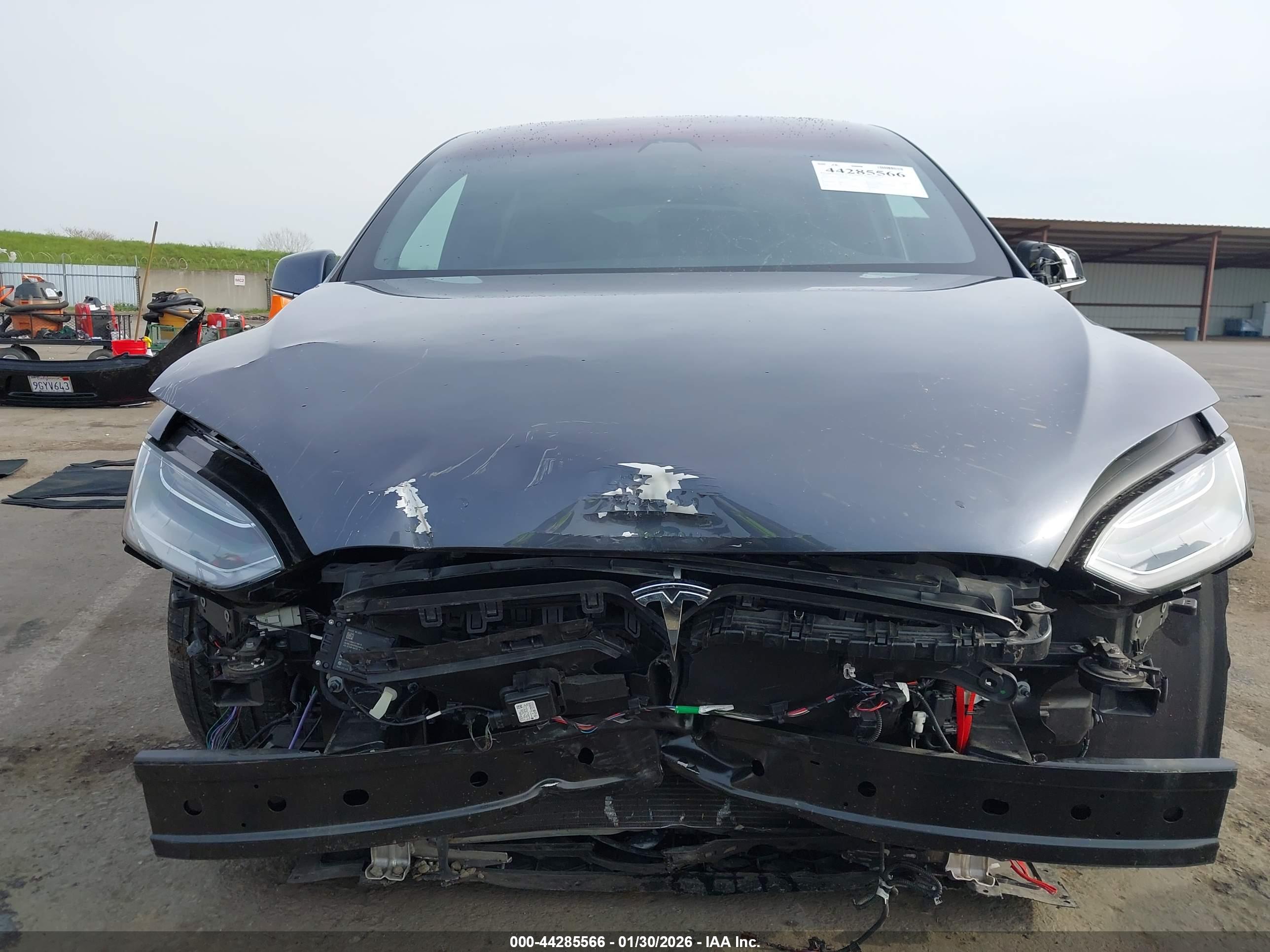TESLA MODEL image 6