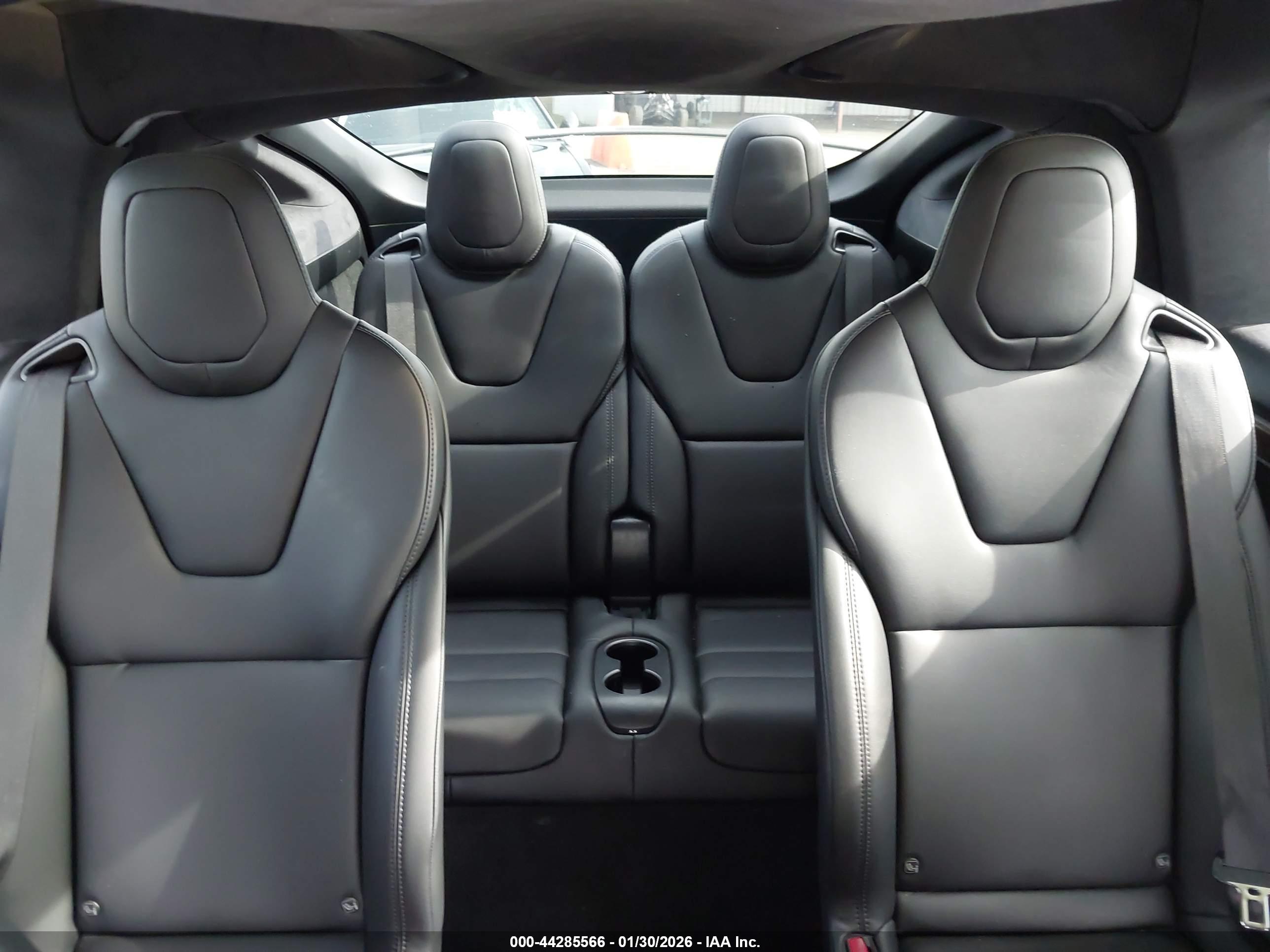 TESLA MODEL image 8