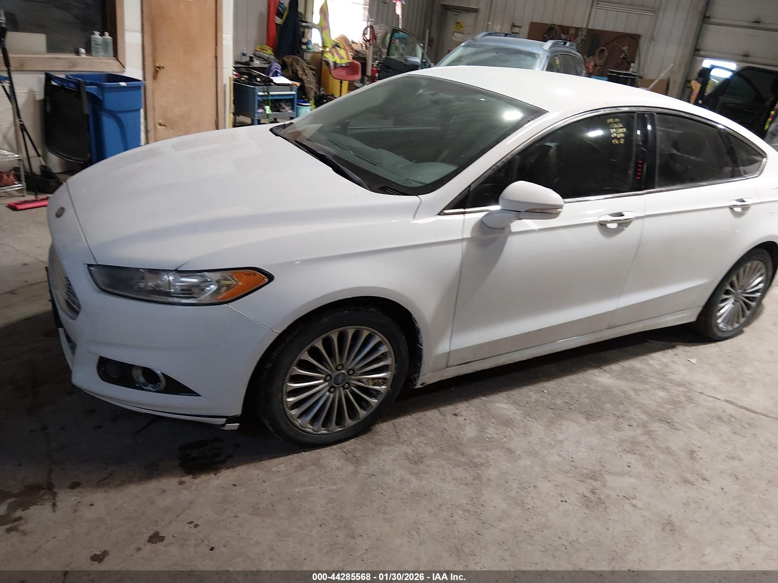FORD FUSION image 2