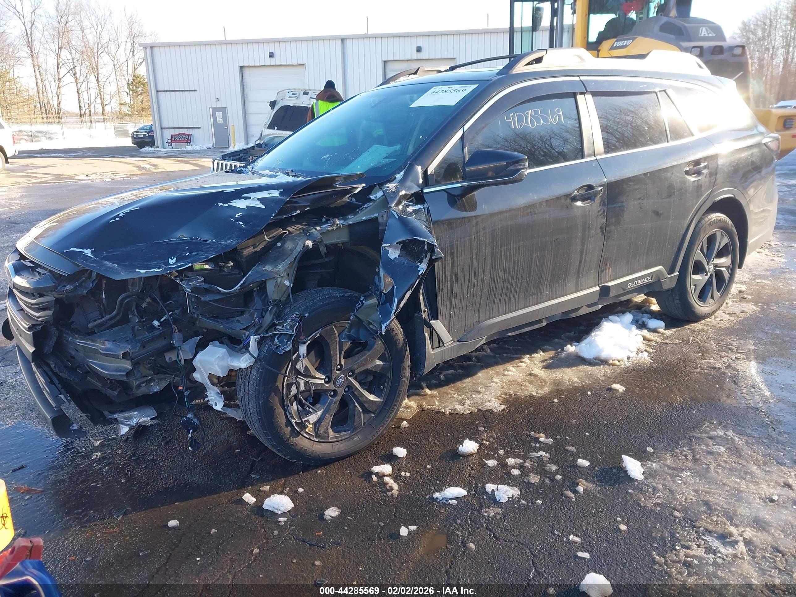 SUBARU OUTBACK image 2
