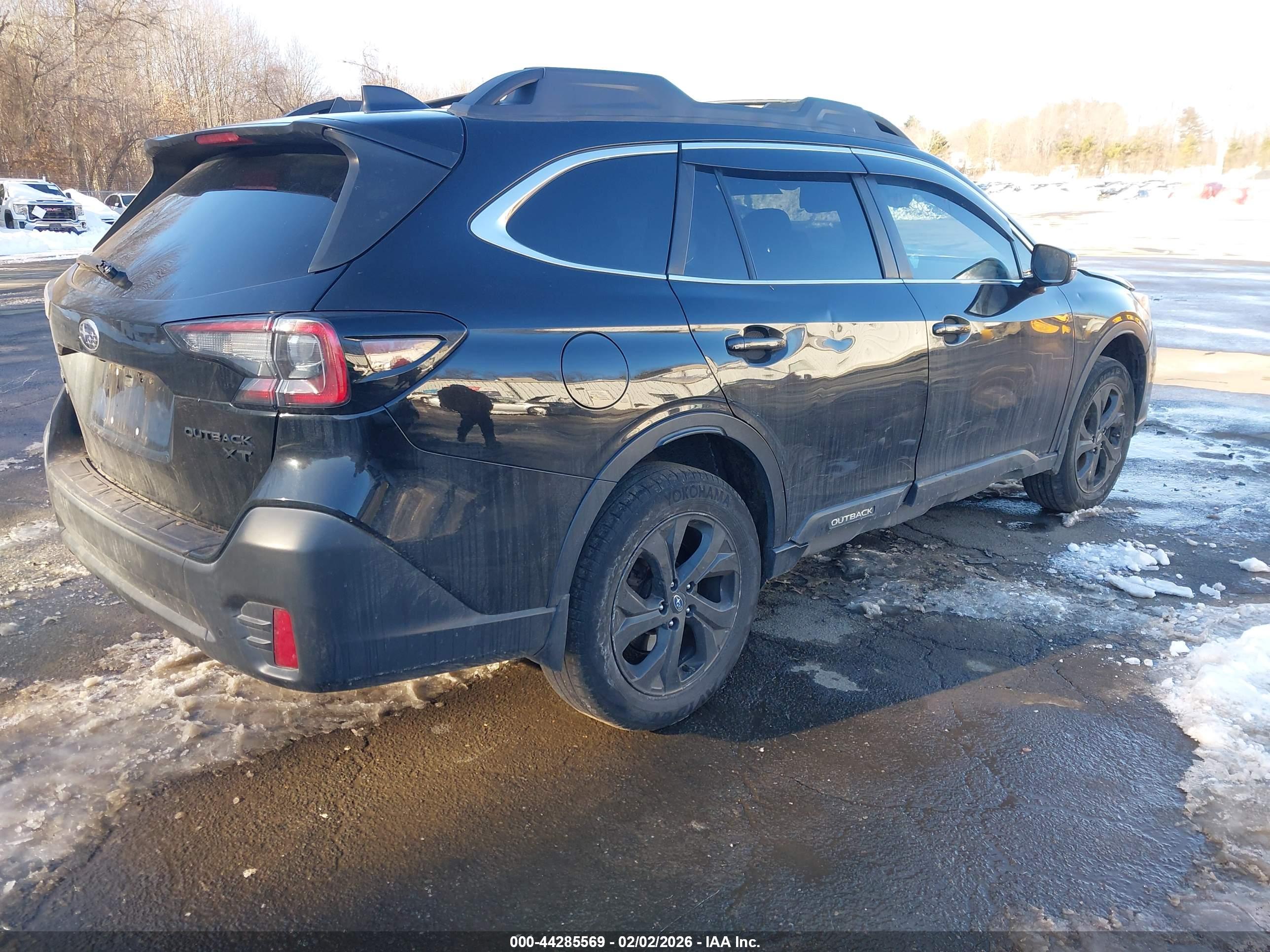 SUBARU OUTBACK image 4